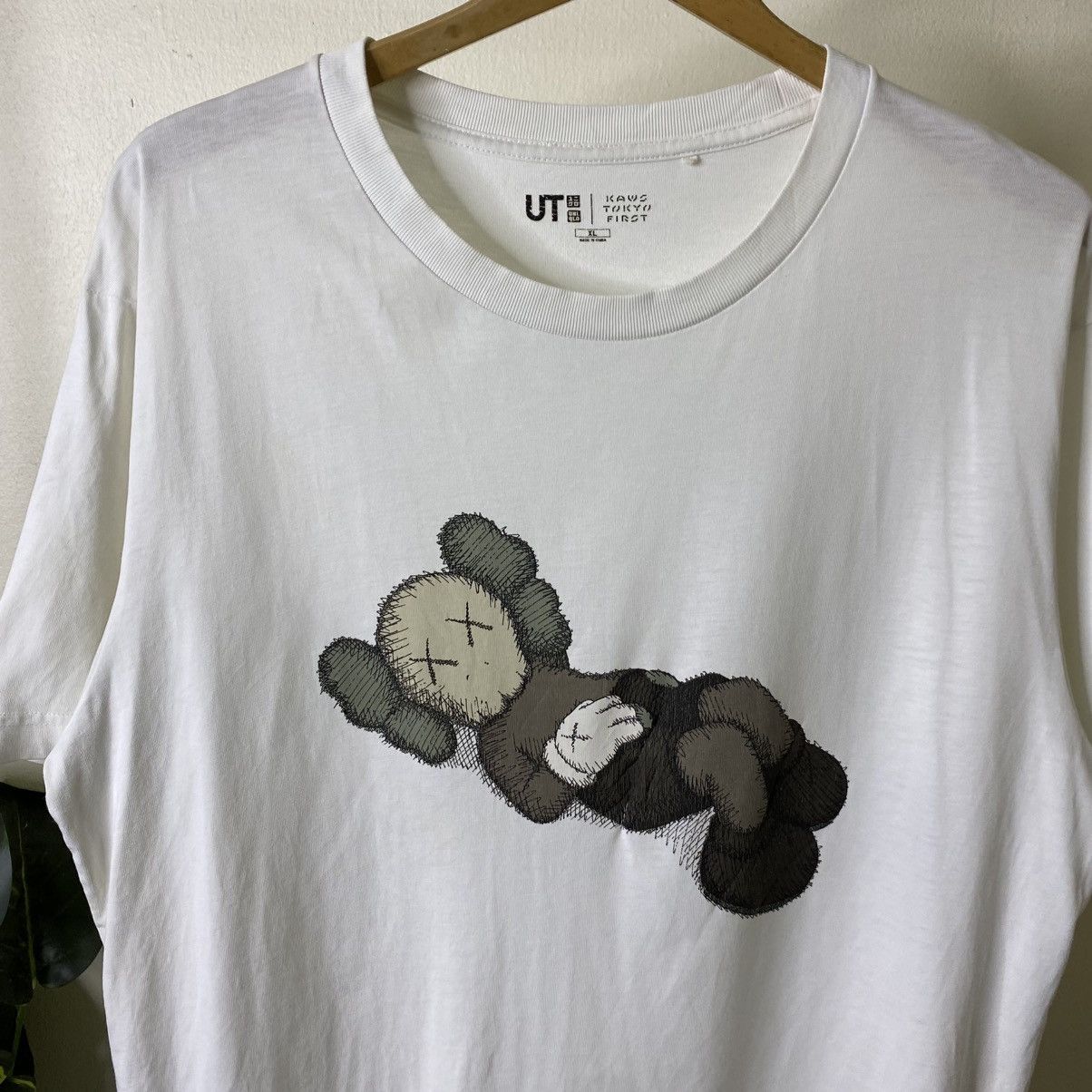 Kaws Uniqlo x Kaws Tokyo First Streetwear Collaboration Tshirt Size US L / EU 52-54 / 3 - 2 Thumbnail