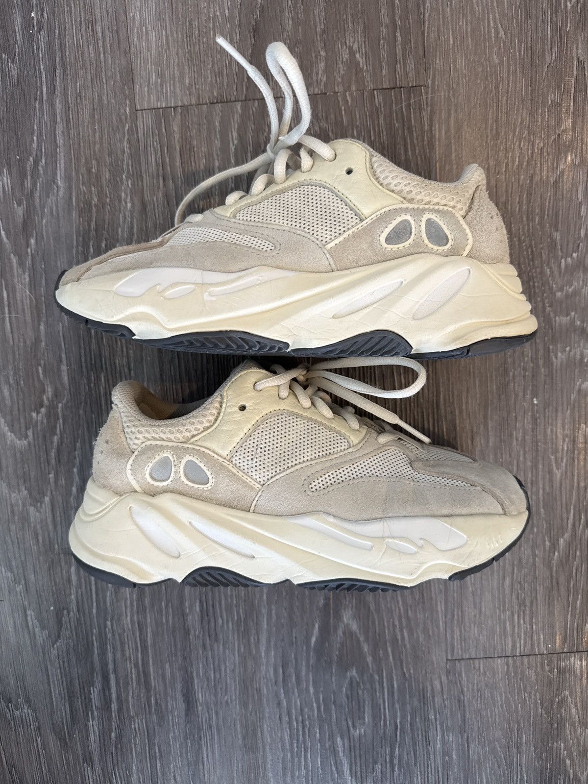 Yeezy Yeezy 700 Analog Size US 5 / EU 37 - 2 Thumbnail