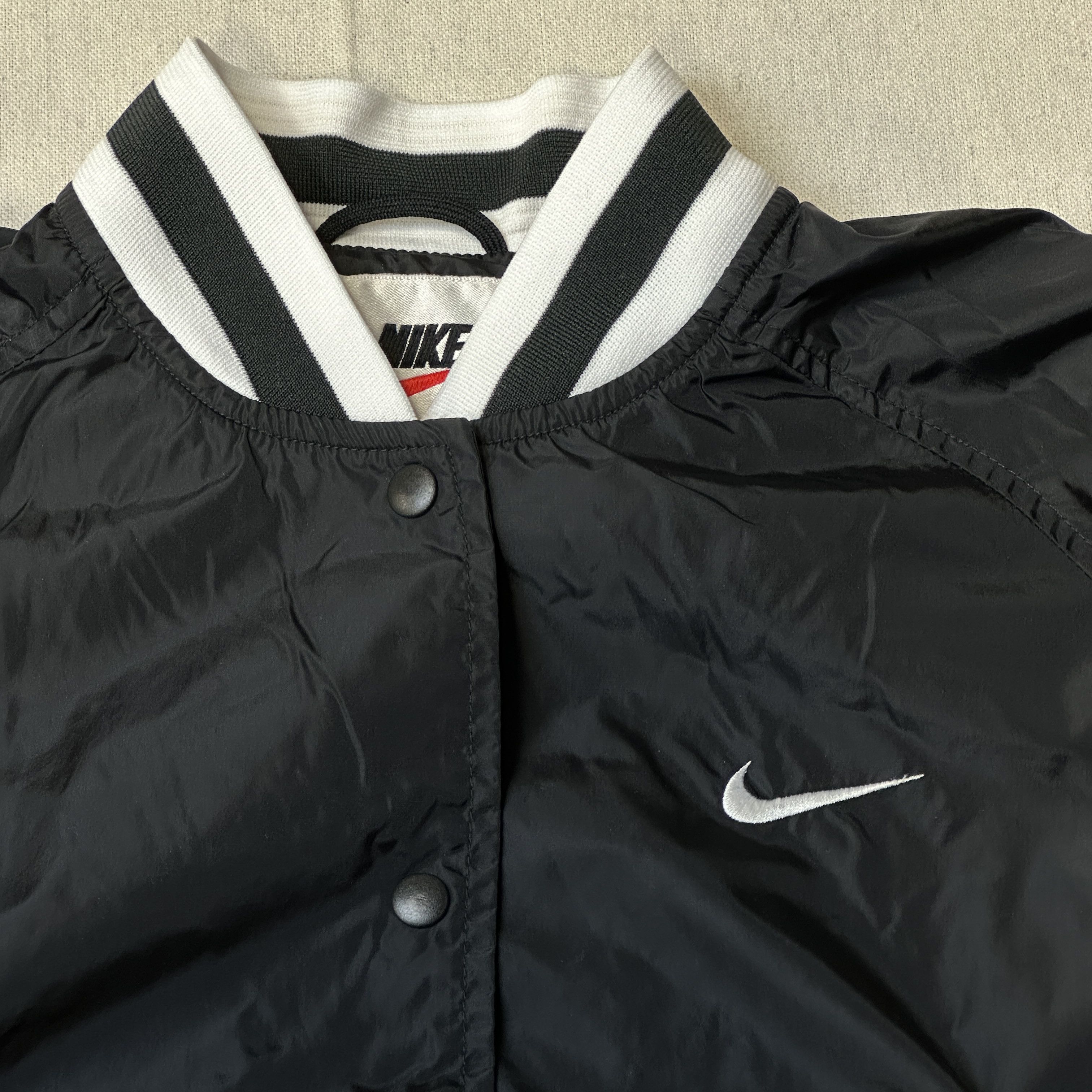 Nike Vintage Nike Black Snap Button Varsity Jacket Size Medium Size US M / EU 48-50 / 2 - 2 Thumbnail