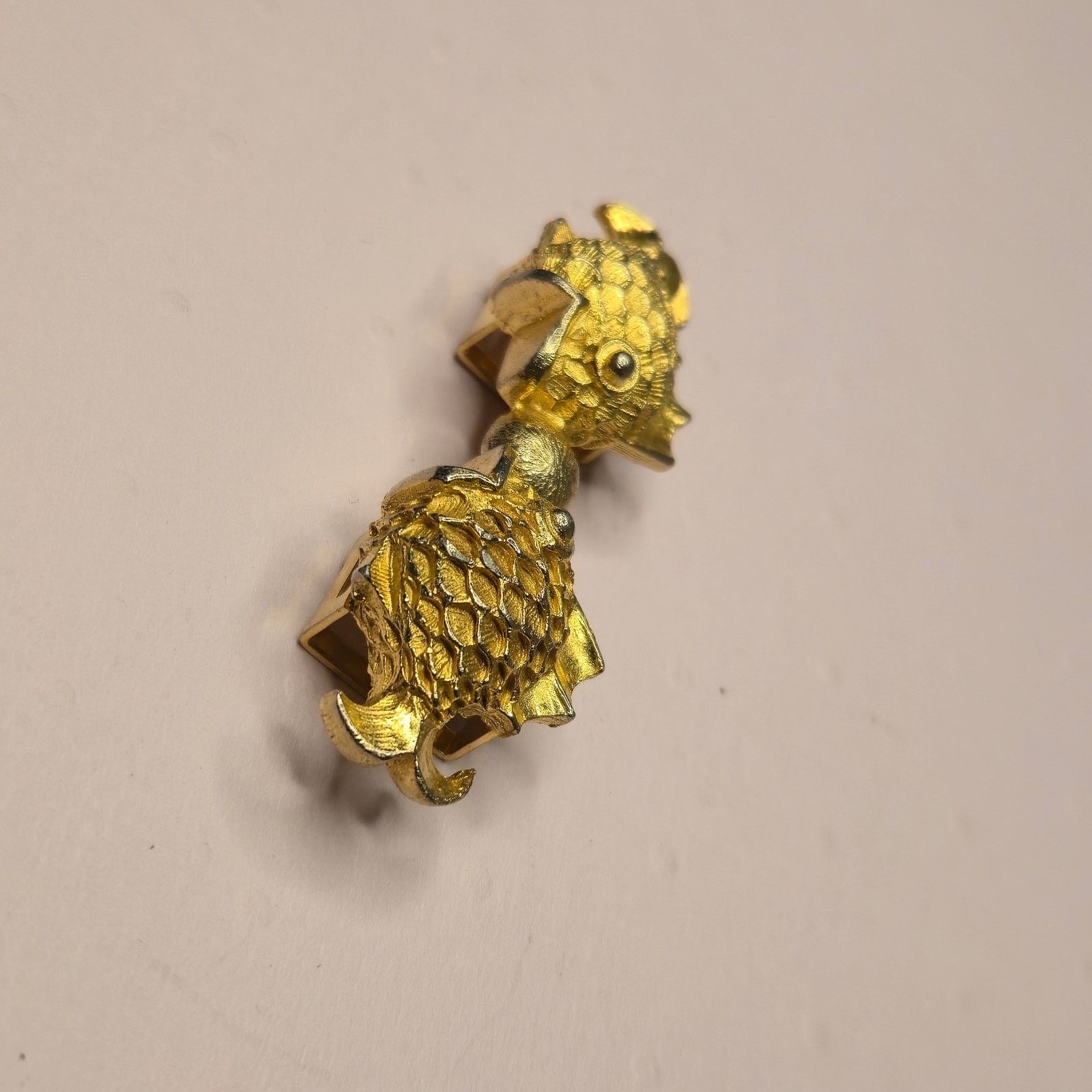 The Unbranded Brand Vintage Mimi Di N Signed Gold Tone Fish Belt Buckle Size ONE SIZE - 10 Thumbnail