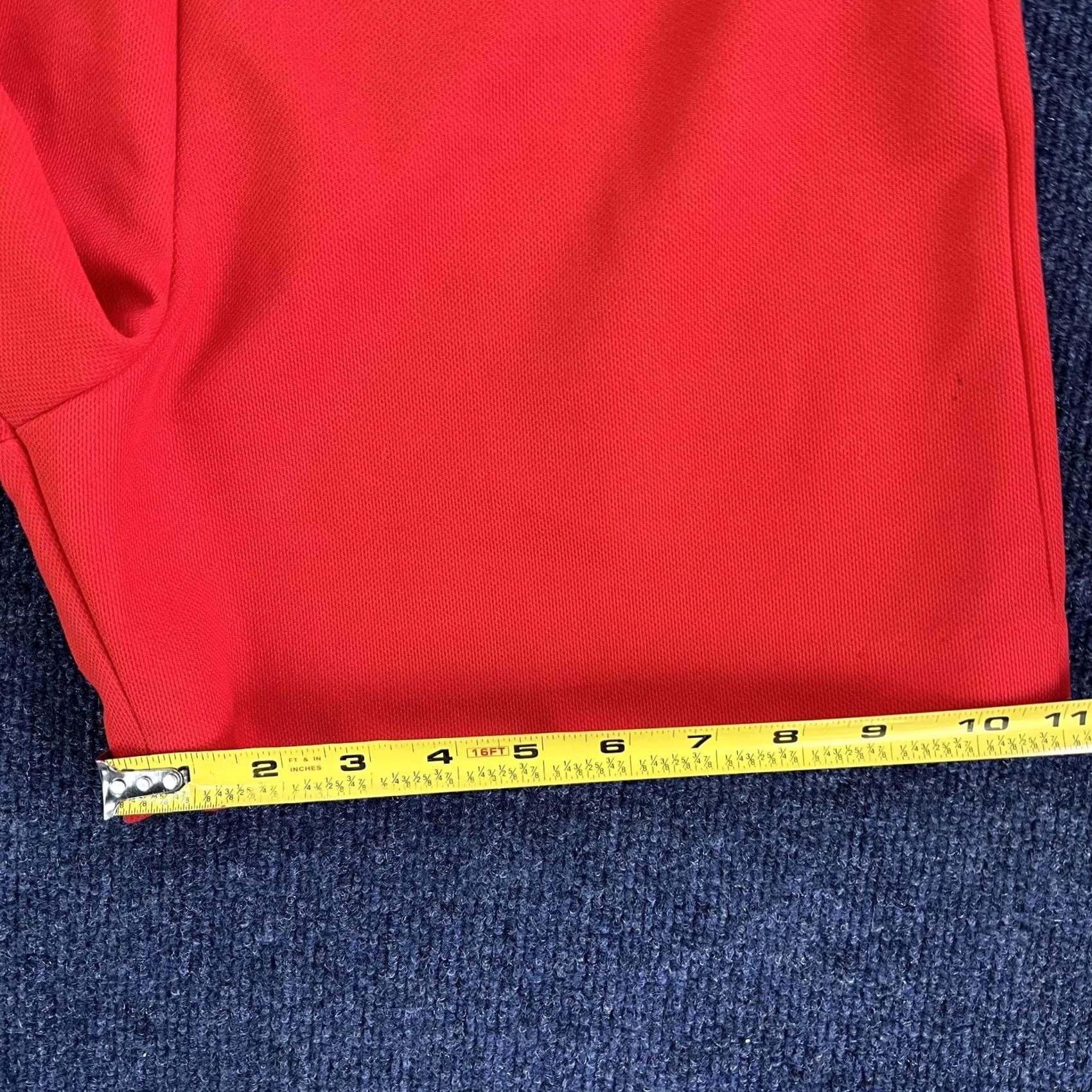Vintage VINTAGE Queen Casuals Shorts Womens M Red Knit Sweat Elastic Waist Lounge Casual Activewear Womens, Relaxed Fit, Pull On, 6.5 Inseam Size 24" / US 00 / IT 34 - 6 Thumbnail