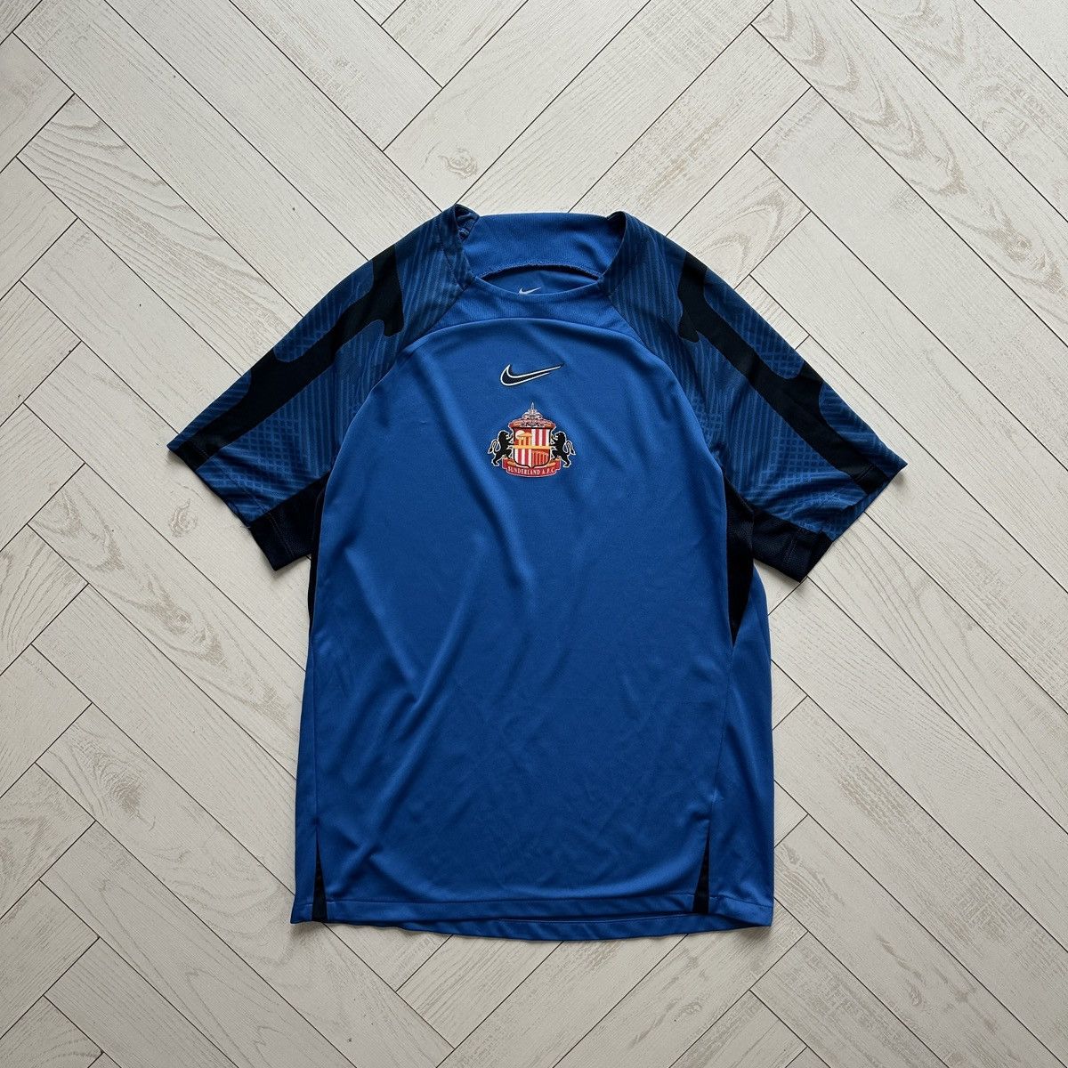 Nike Nike Sunderland training jersey y2k premier league soccer Size US M / EU 48-50 / 2 - 1 Thumbnail