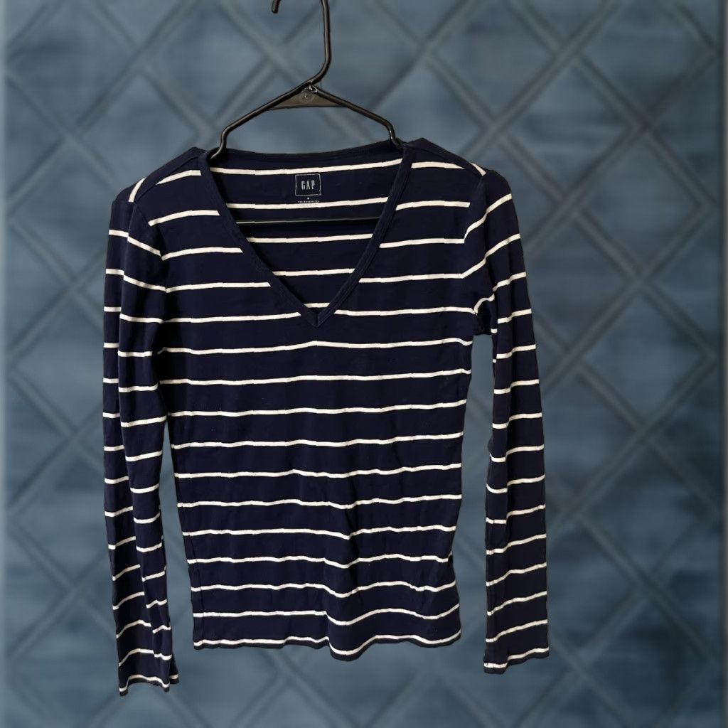 Gap VINTAGE Gap Women's T-Shirt Size M Medium Casual Striped Cotton Modal Spandex V-Neck Size M / US 6-8 / IT 42-44 - 1 Thumbnail