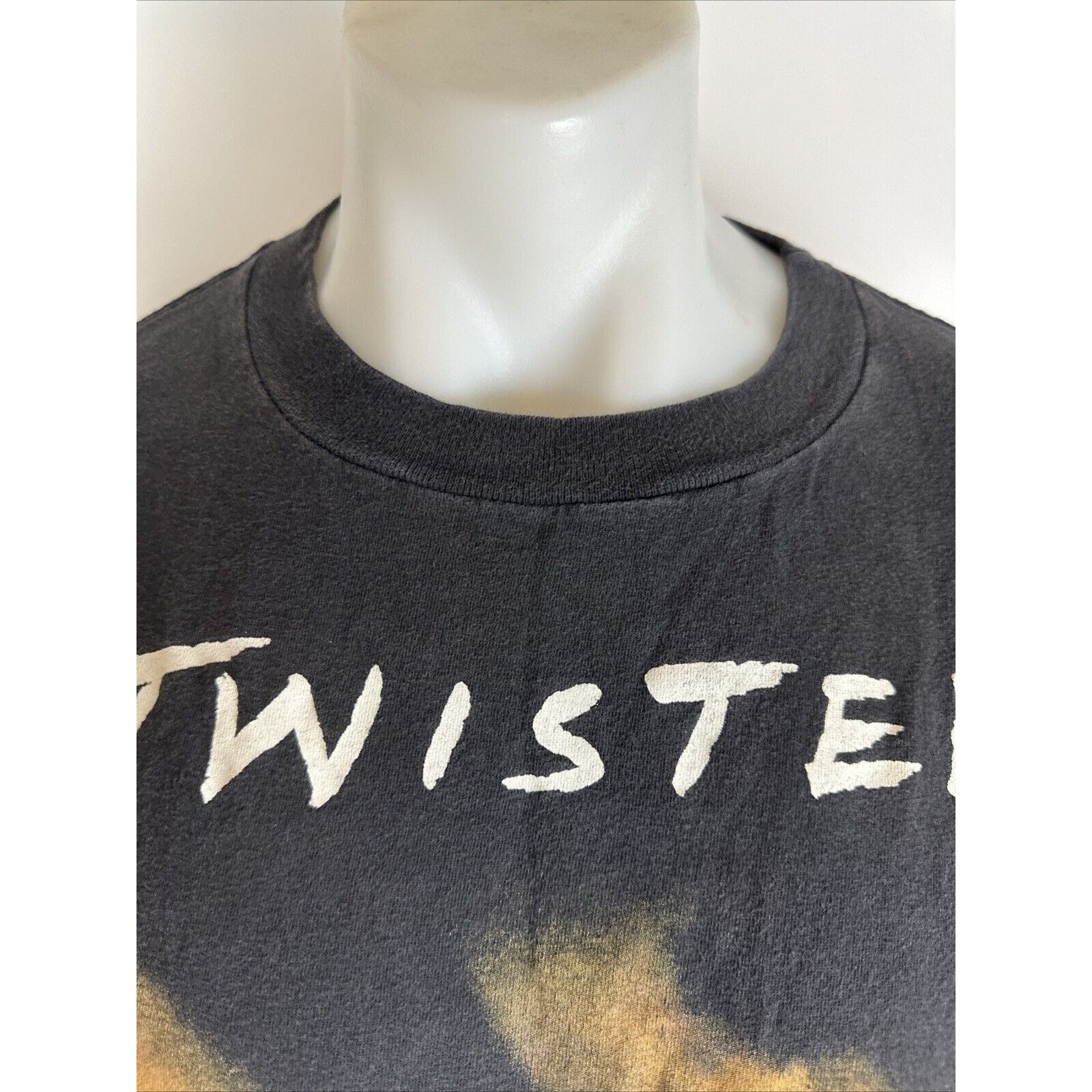 Vintage Vintage Pyramid 90's Twister Movie Promo T Shirt Men’s XL Size US XL / EU 56 / 4 - 11 Thumbnail