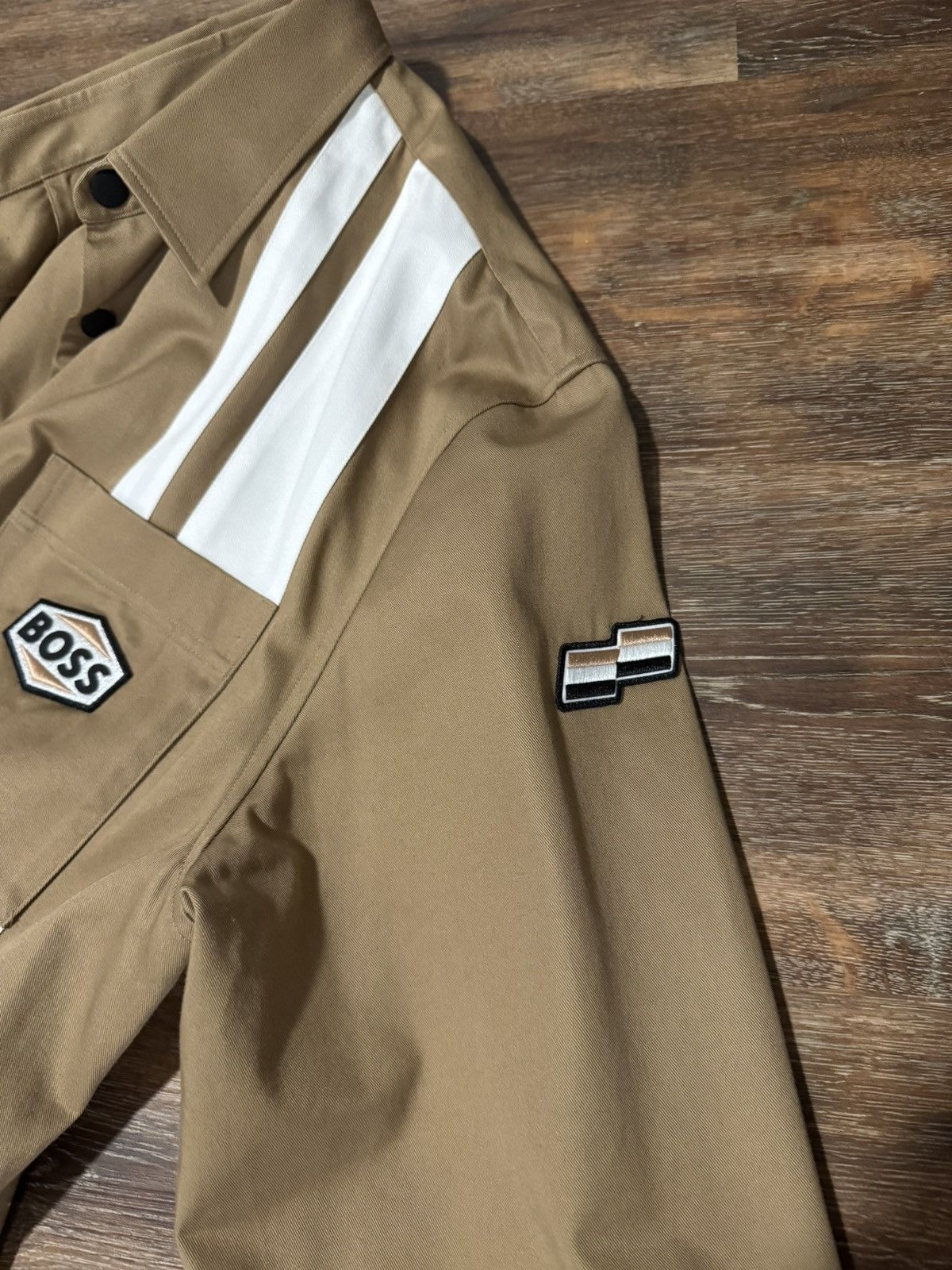 Hugo Boss Hugo Boss tan overshirt jacket Size US XL / EU 56 / 4 - 4 Thumbnail