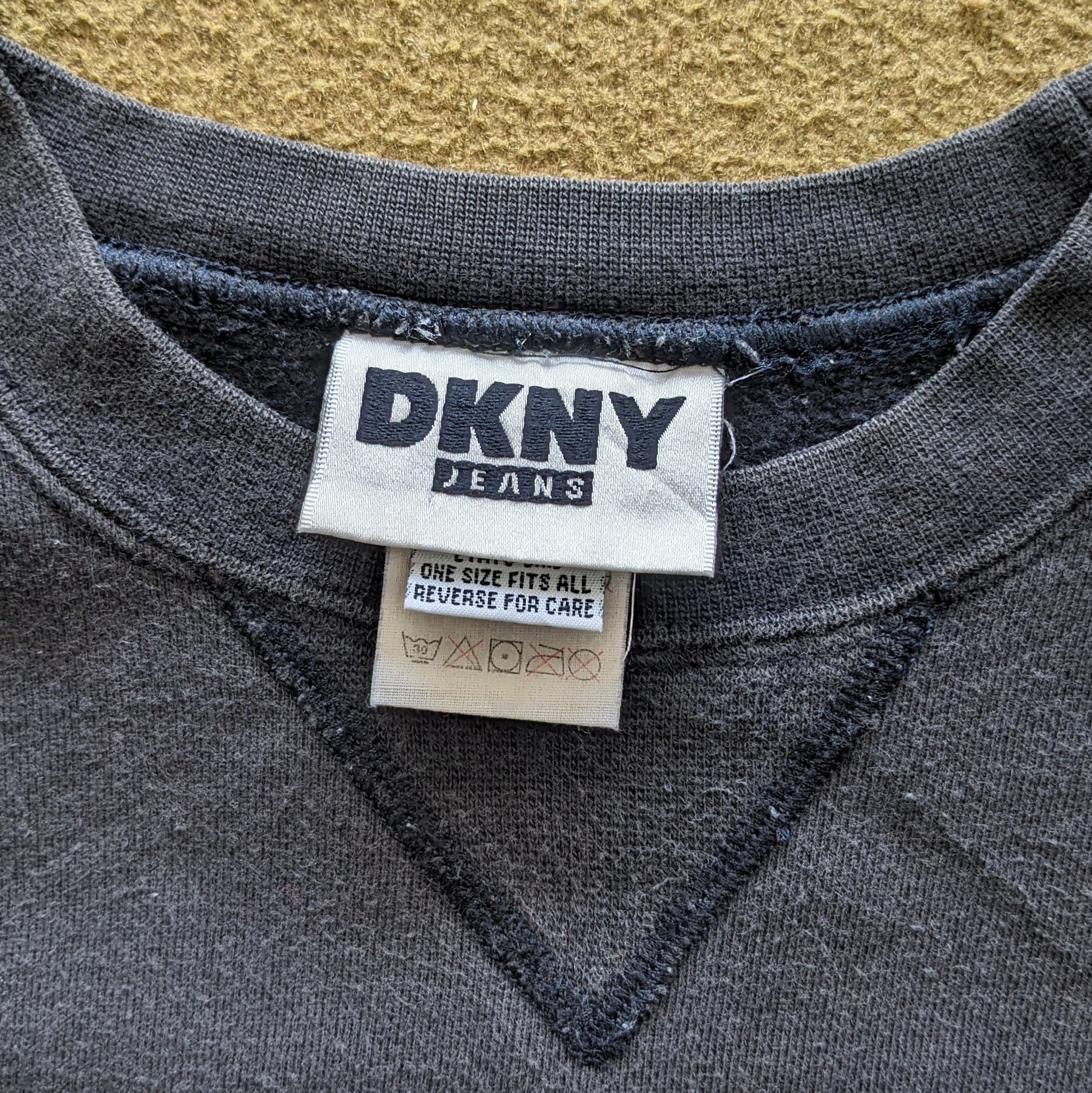 Vintage Vintage DKNY New York Skateboard Sweatshirt Size US L / EU 52-54 / 3 - 6 Thumbnail