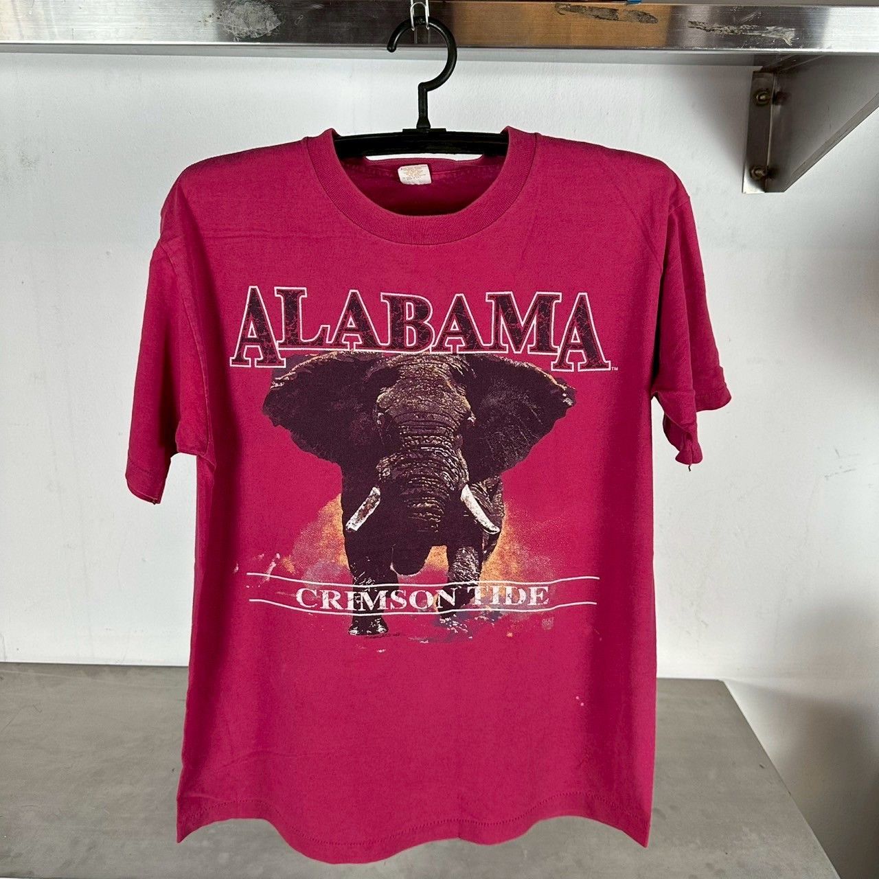 Vintage Vintage 80s Alabama Crimson Tide NCAA T-shirt Size US L / EU 52-54 / 3 - 1 Thumbnail