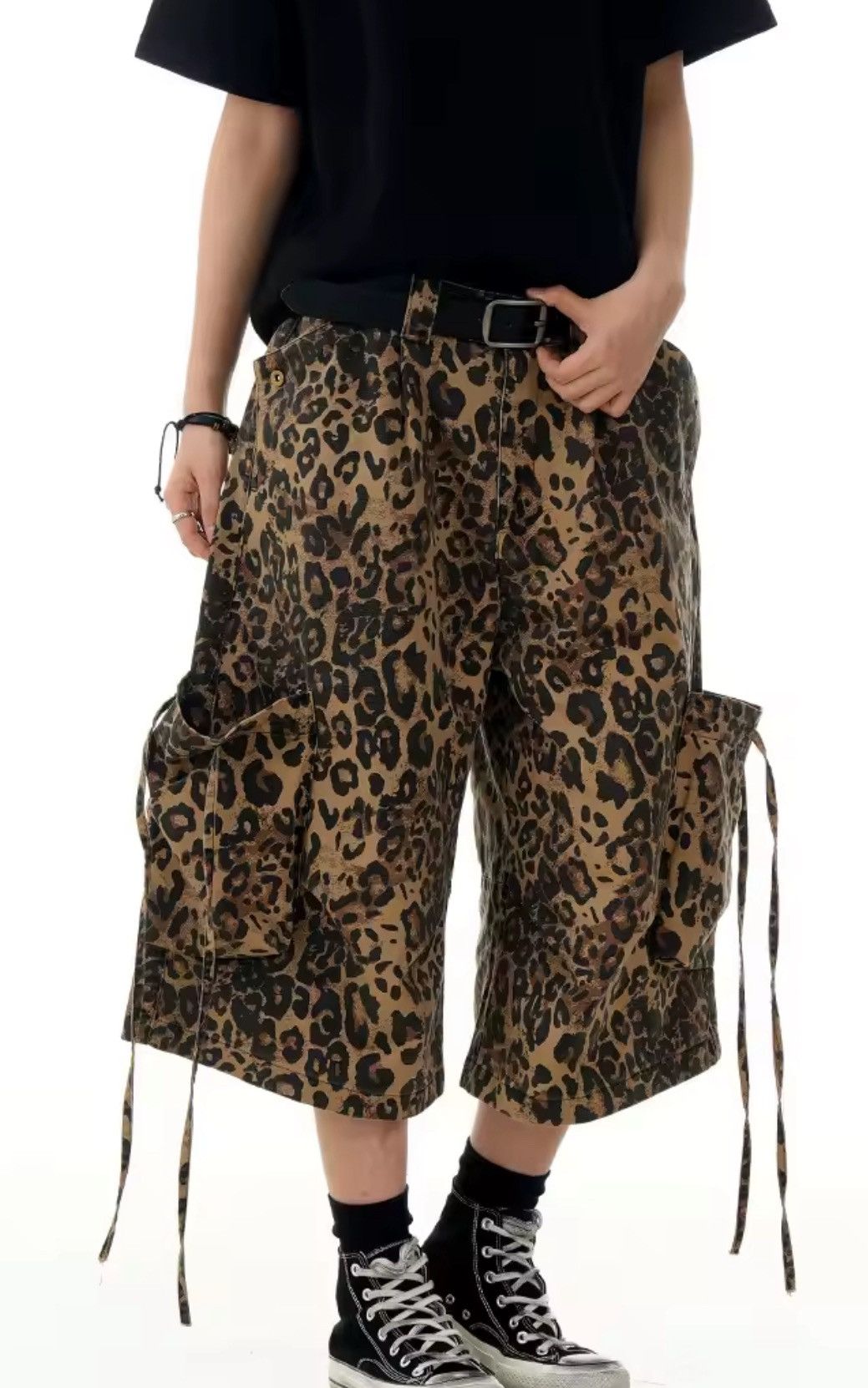 Japanese Brand New Leopard Print Cargo Shorts - Streetwear Vibes Size US 27 - 1 Thumbnail