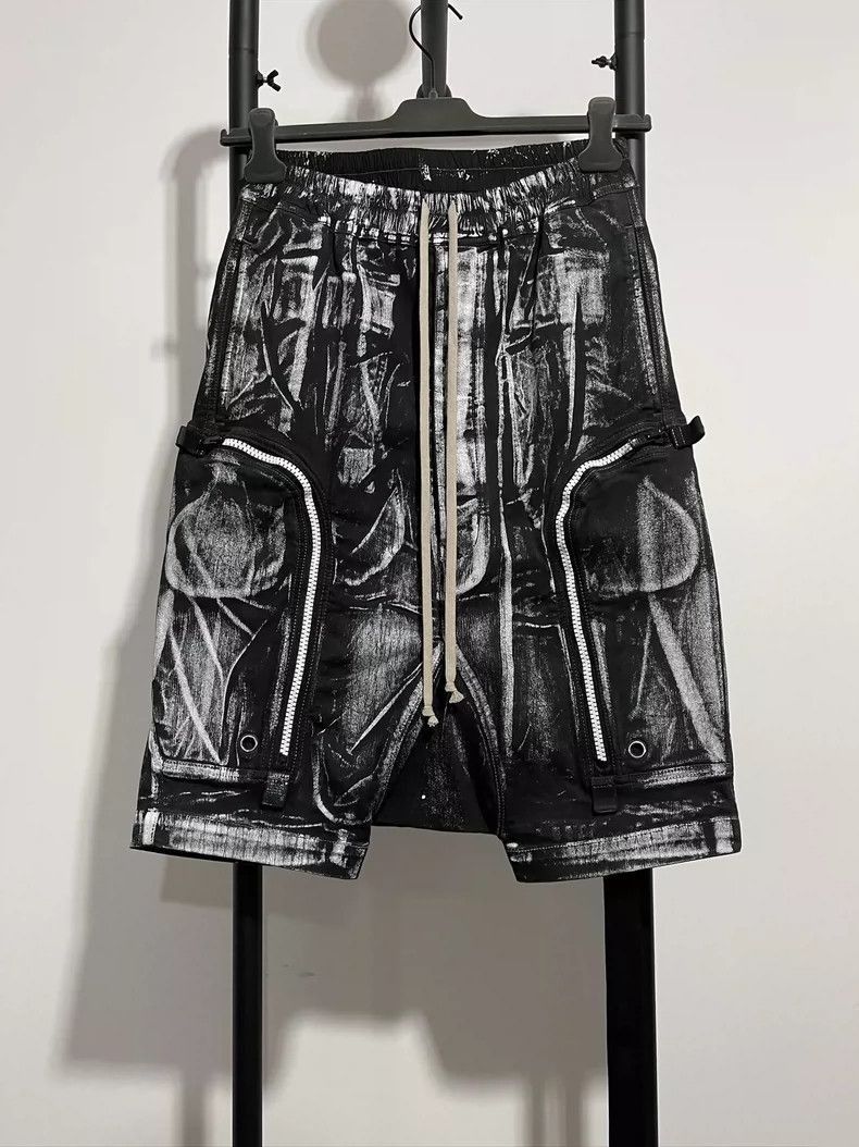 Rick Owens Rick Owens Zip Pocket Shorts in Black-2506 Size US 26 / EU 42 - 1 Thumbnail