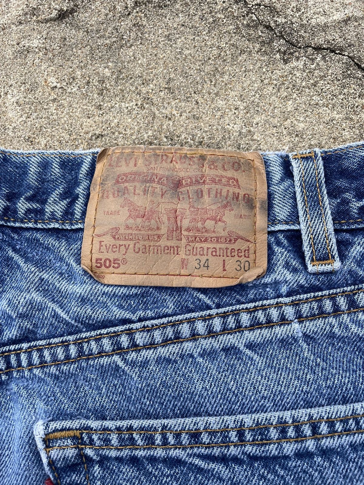 Levi's × Vintage Vintage 90s Levi 505 Distressed Blue Jeans Size US 34 / EU 50 - 7 Thumbnail