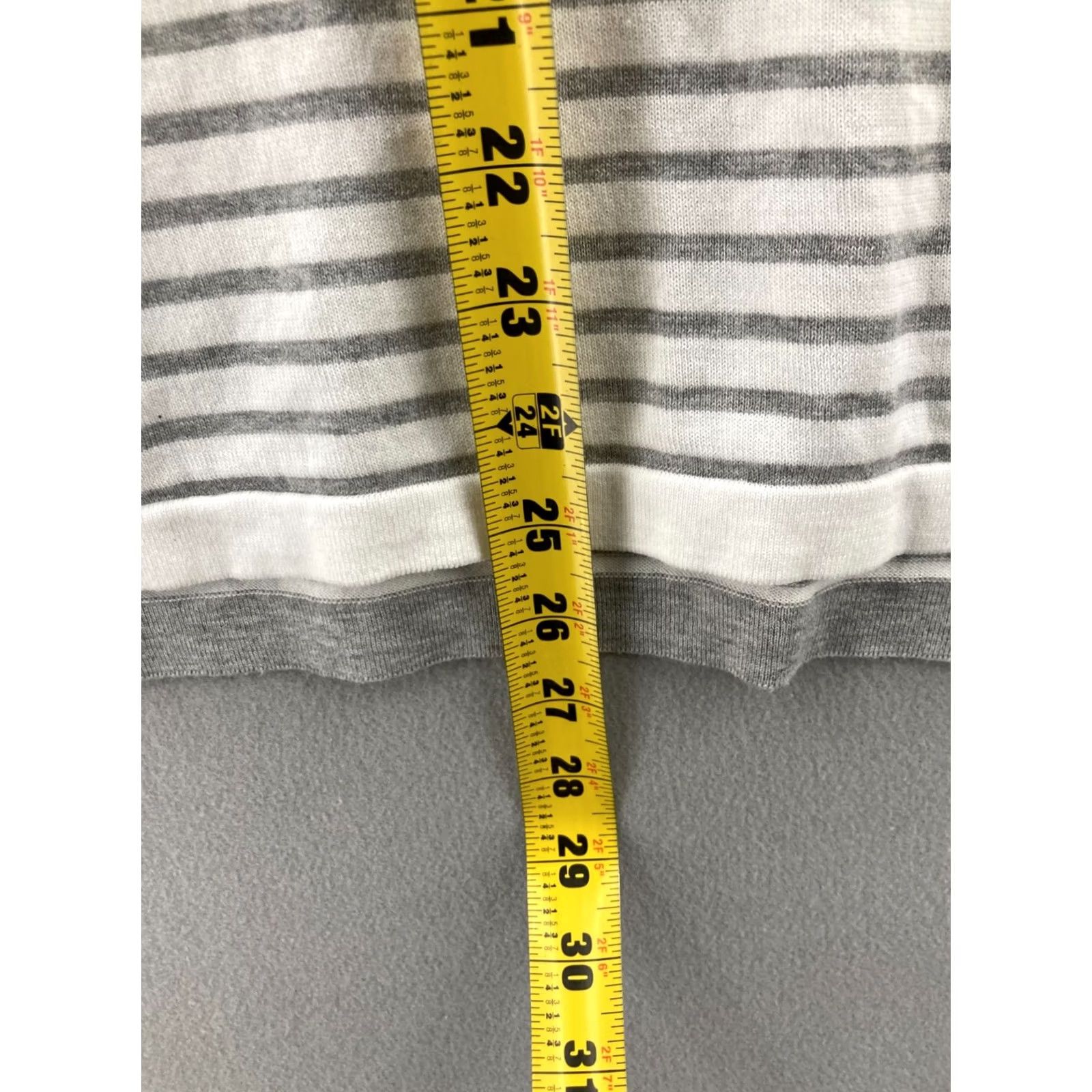 Michael Kors Michael Kors Sweater Mens XL Gray White Striped Crew Neck Pullover Casual Knit Tight-Knit Long Sleeve Regular Fit Size US XL / EU 56 / 4 - 5 Thumbnail