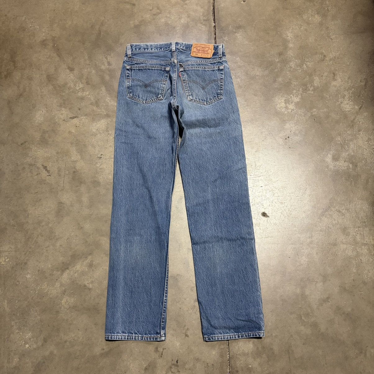 Levi's Vintage Levis 501 Jeans Button Fly Fade Washed Denim 90s USA Size US 31 - 15 Thumbnail