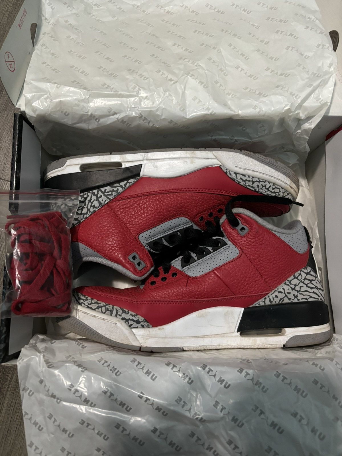 Jordan Brand AIR JORDAN 3 - Red Cement Size US 9 / EU 42 - 11 Thumbnail