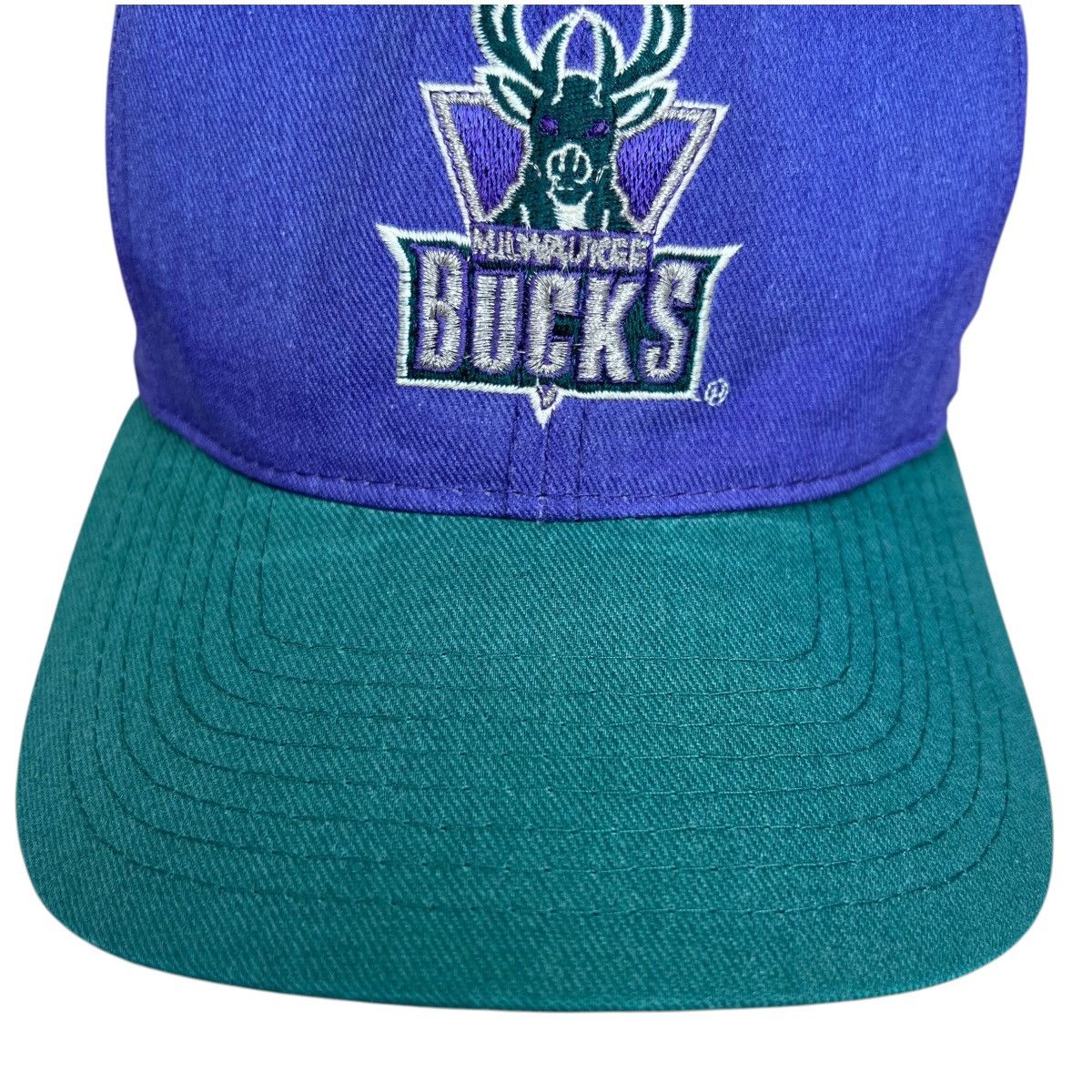 Twins Vintage 1990s NBA Milwaukee Bucks Twins Embroidered Snapback Size ONE SIZE - 3 Thumbnail