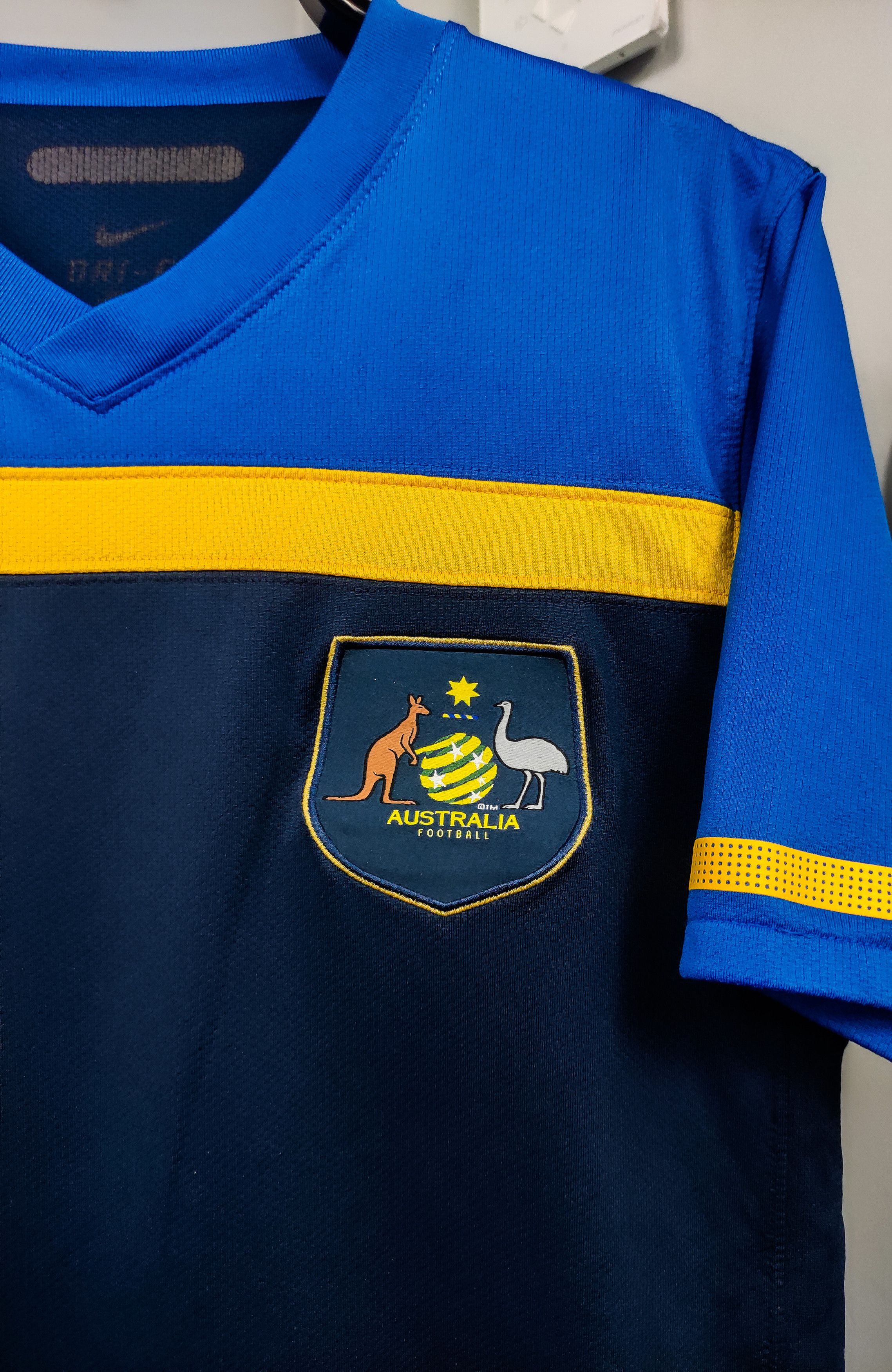 Nike Australia 2010 2011 Nike Away Shirt Kit Jersey Sydney Size US M / EU 48-50 / 2 - 8 Thumbnail