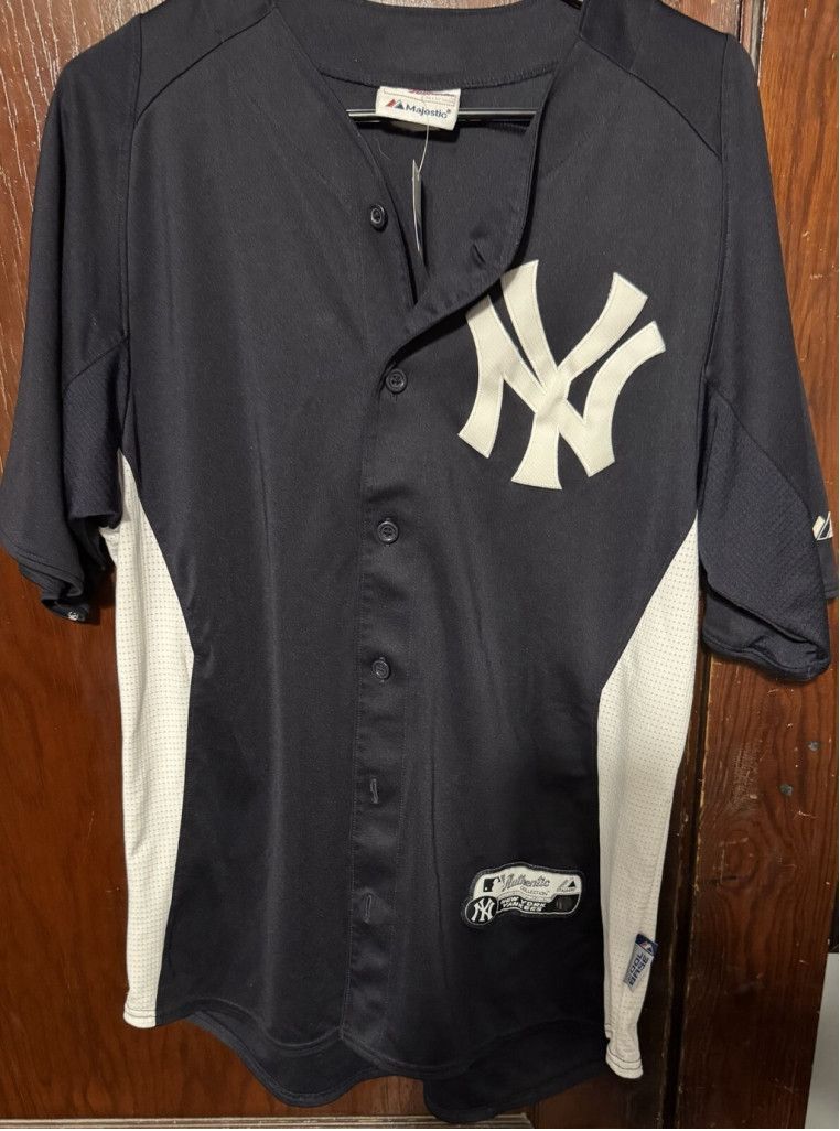 Majestic New York Yankees Majestic Button up Jersey Men Sz L (?) Blue Size US L / EU 52-54 / 3 - 1 Thumbnail