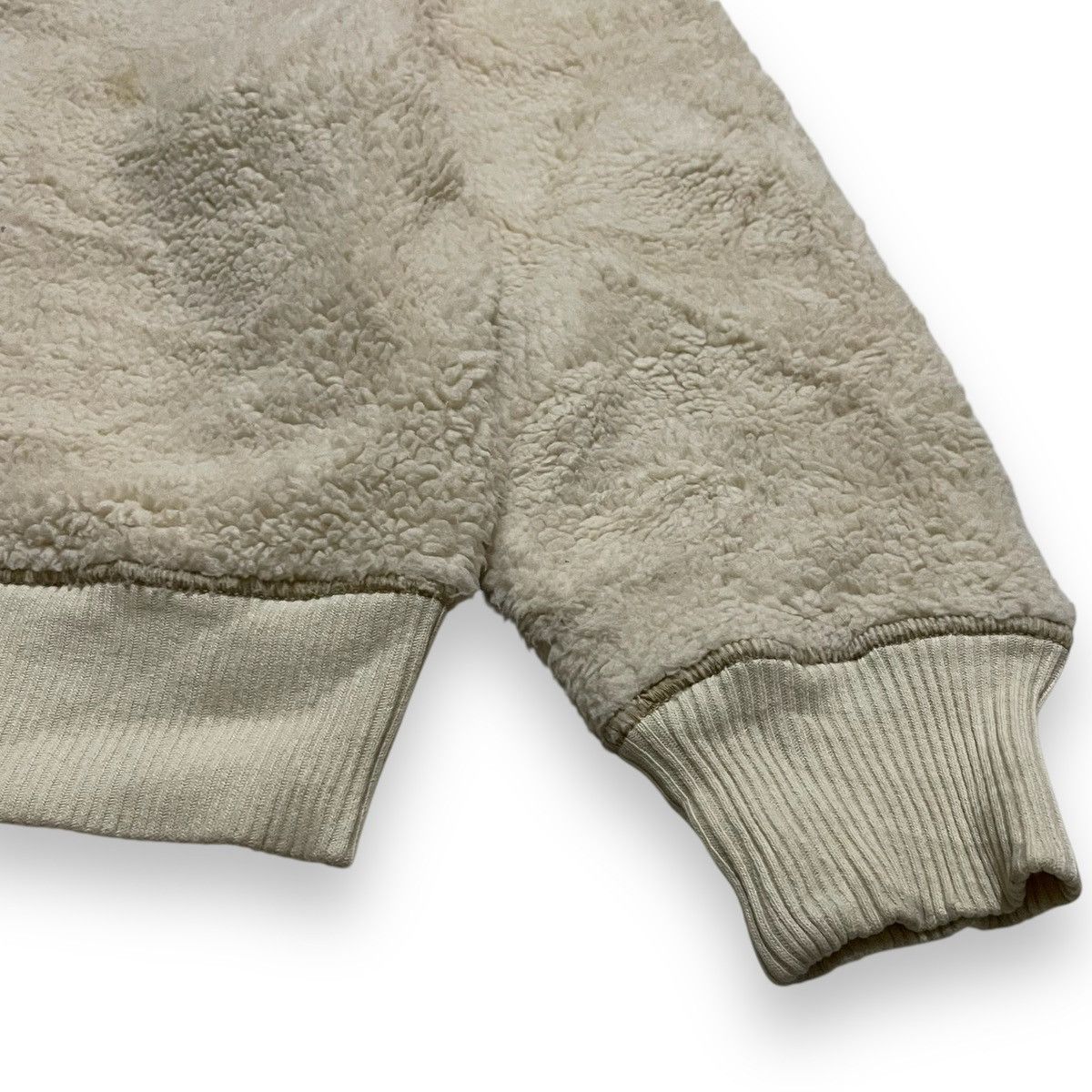 JW Anderson × Uniqlo Jwandwrson Fleece Sweatshirt Beige Colour Size US L / EU 52-54 / 3 - 5 Thumbnail