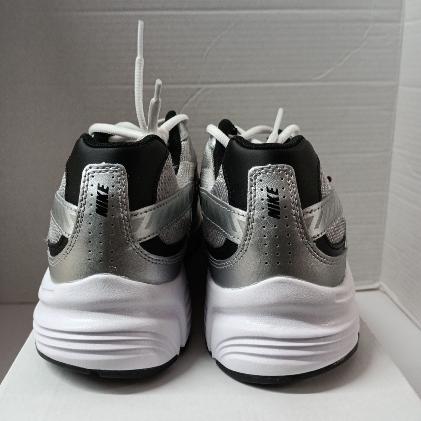 Nike Nike Initiator Size 10.5 Men's Athletic Running Shoes Gray Size US 10.5 / EU 43-44 - 4 Thumbnail