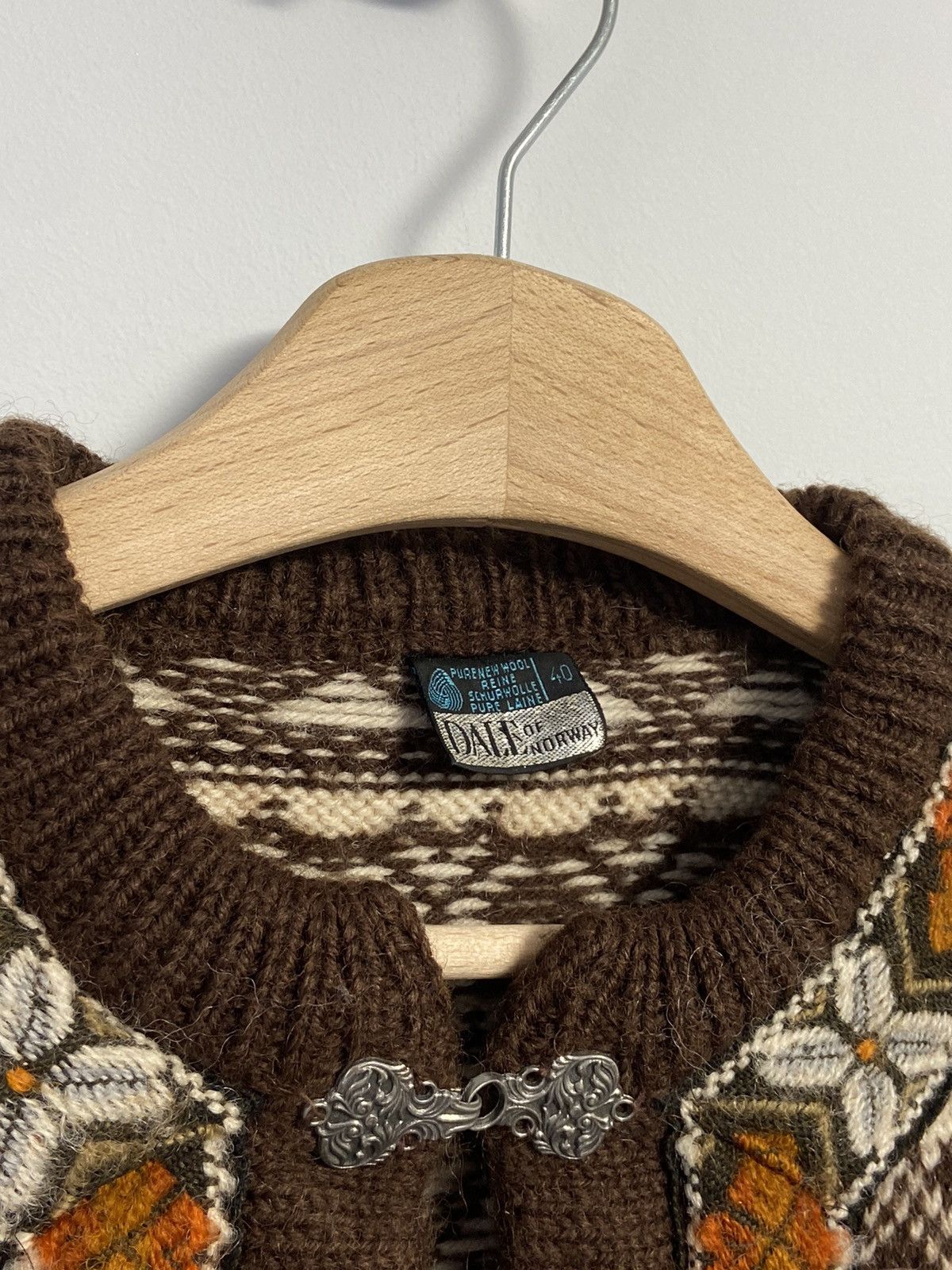 Vintage DALE OF NORWAY Collection Floral Wool Knit Button Cardigan Size M / US 6-8 / IT 42-44 - 6 Thumbnail