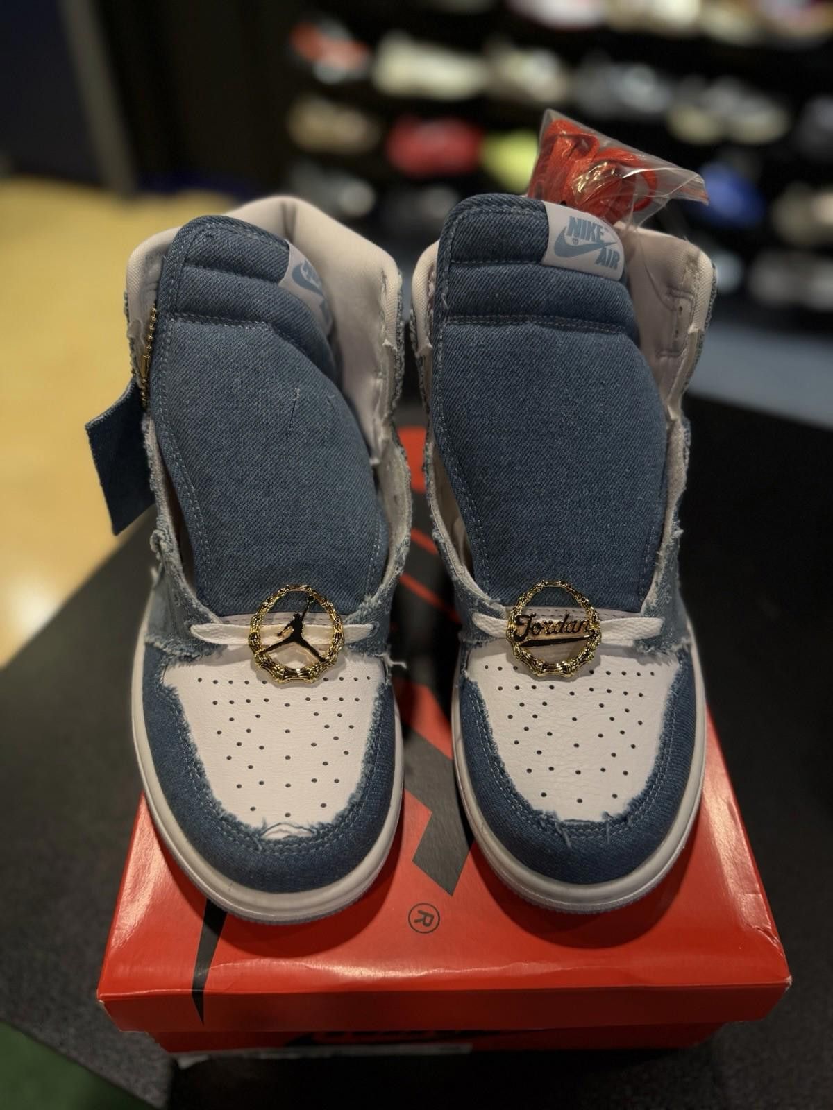 Nike Nike Air Jordan 1 Mid SE Denim Blue White Women’s 8.5 Men 7 Size US 8.5 / IT 38.5 - 8 Thumbnail