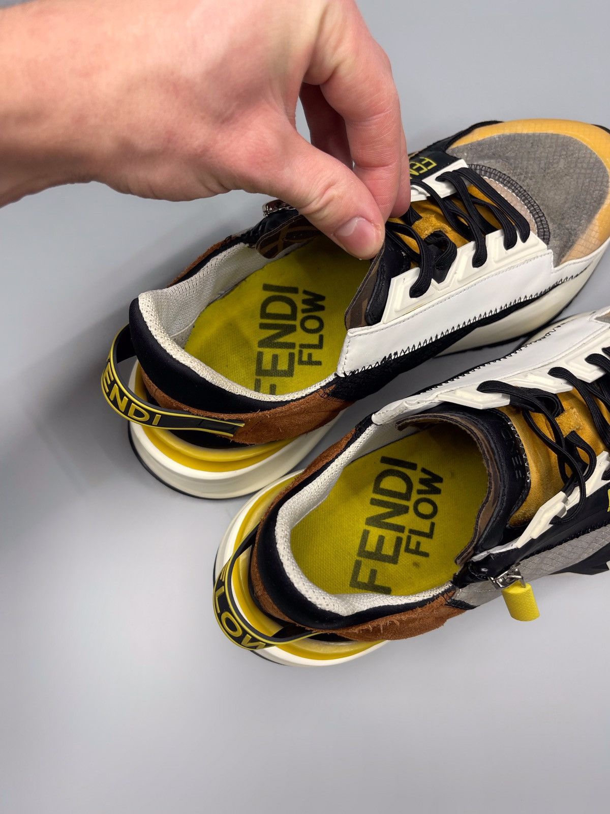 Fendi Fendi Flow Sneakers Low Top Size US 8 / EU 41 - 11 Thumbnail