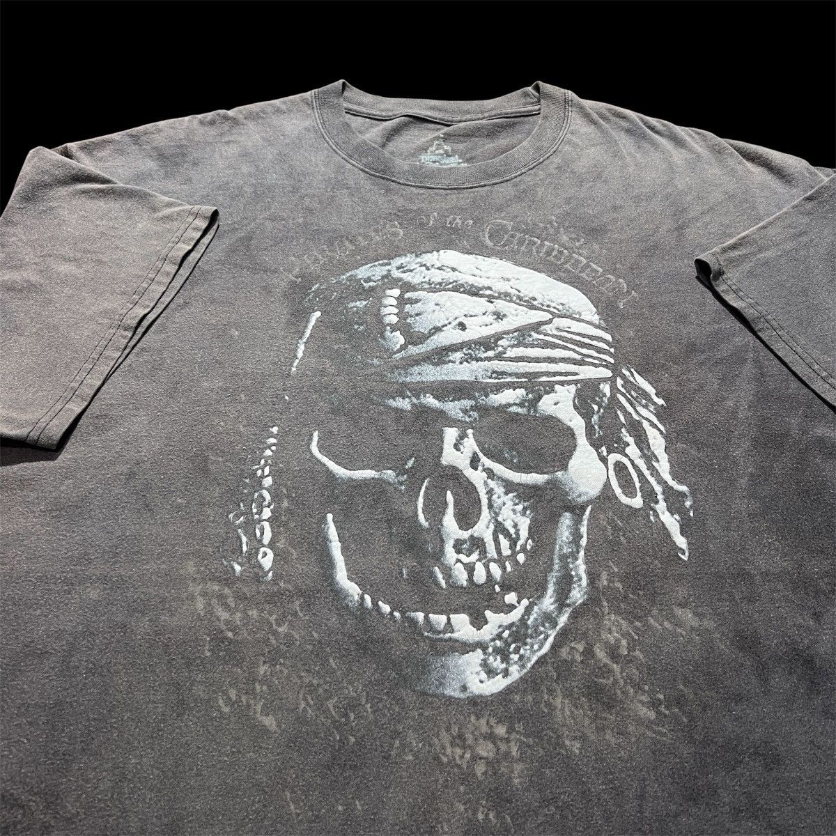 Disney Pirates of the Caribbean Movie Tee XL Faded Thrashed skull Size US XL / EU 56 / 4 - 1 Thumbnail