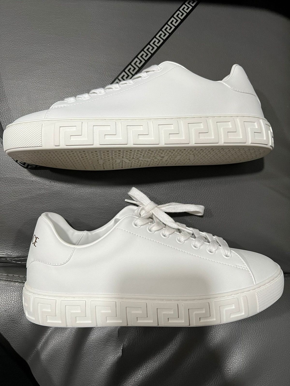 Versace Versace Greca sneakers Size US 8 / IT 38 - 1 Thumbnail