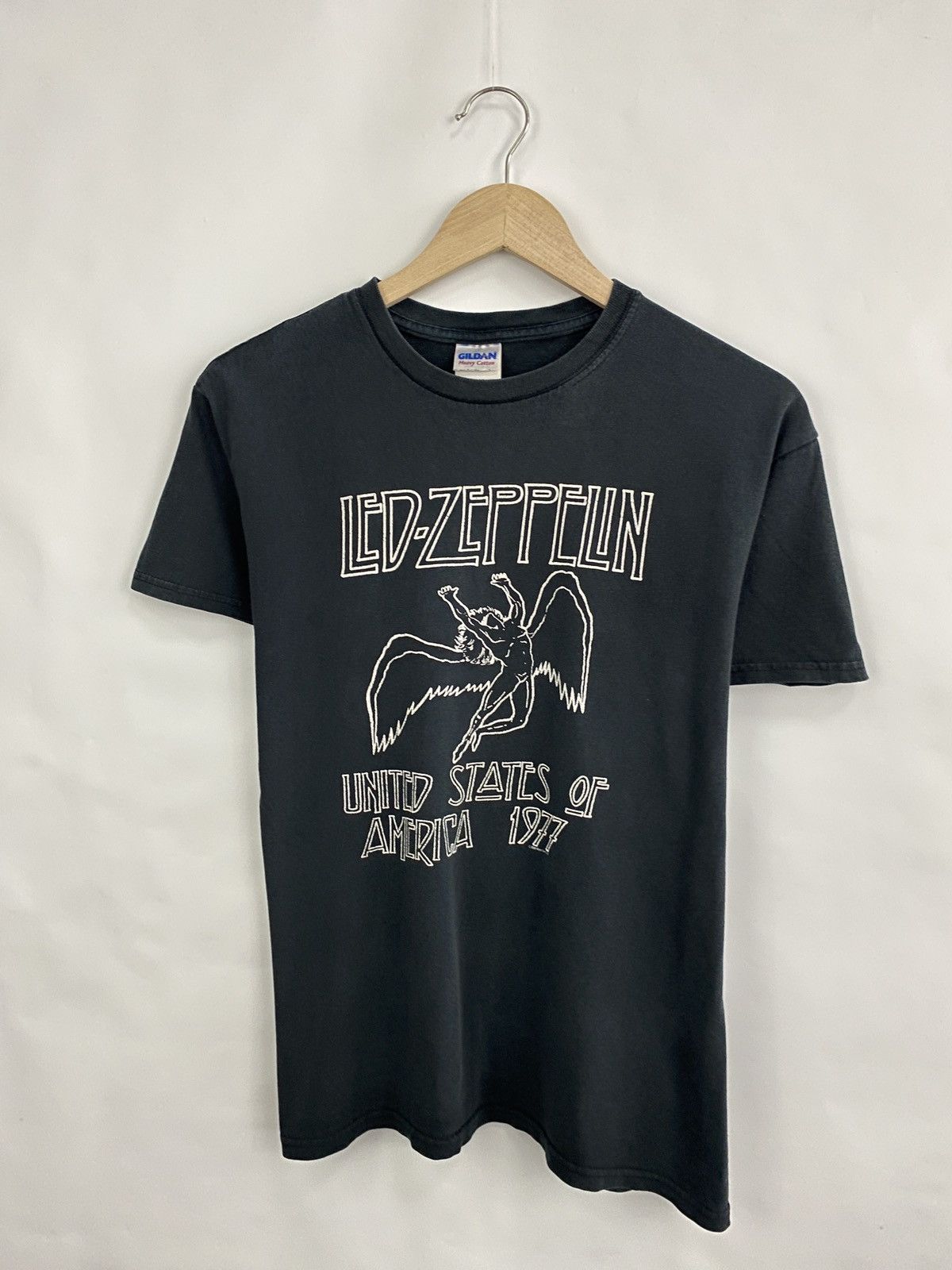 Led Zeppelin Led Zeppelin June 1977 Concert tee Inglewood 2009 print art Size US M / EU 48-50 / 2 - 3 Thumbnail