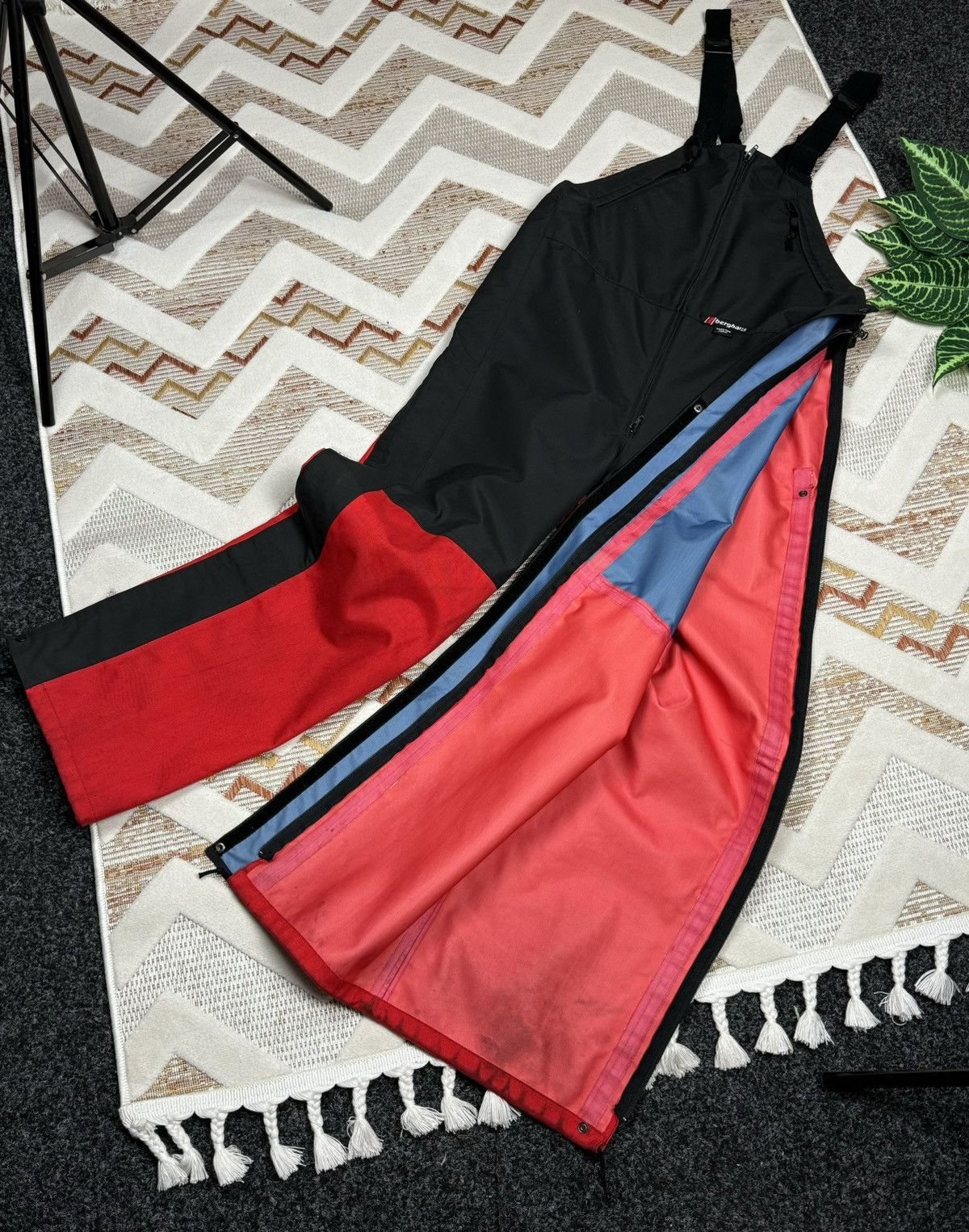 Berghaus × Vintage Membrane ski jumpsuit Berghaus Gore tex Fabric outdoor Y2K Size US 34 / EU 50 - 2 Thumbnail
