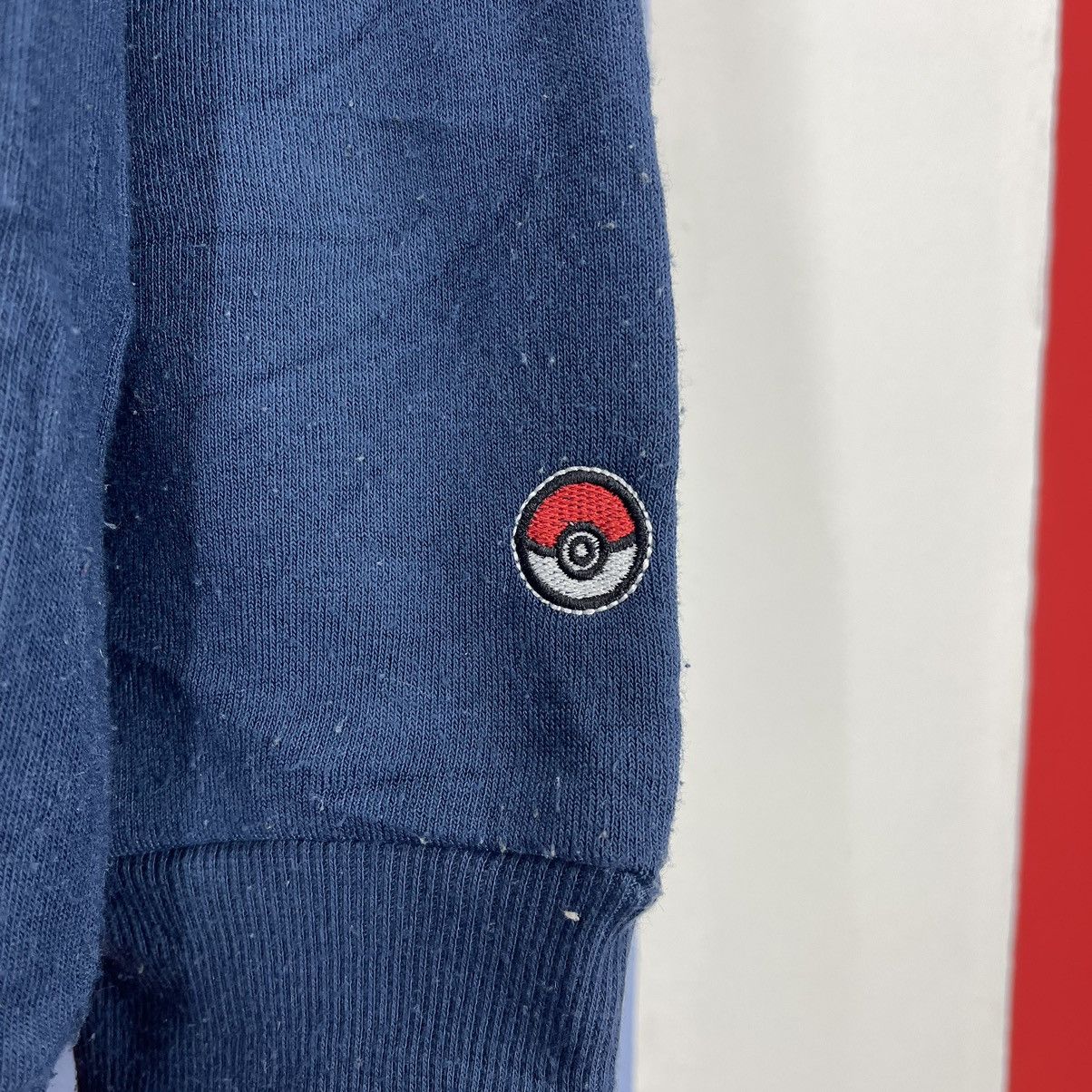 Pokemon LAPLACE LAPRAS Hoodie Pullover #1923/10 Size US L / EU 52-54 / 3 - 5 Thumbnail