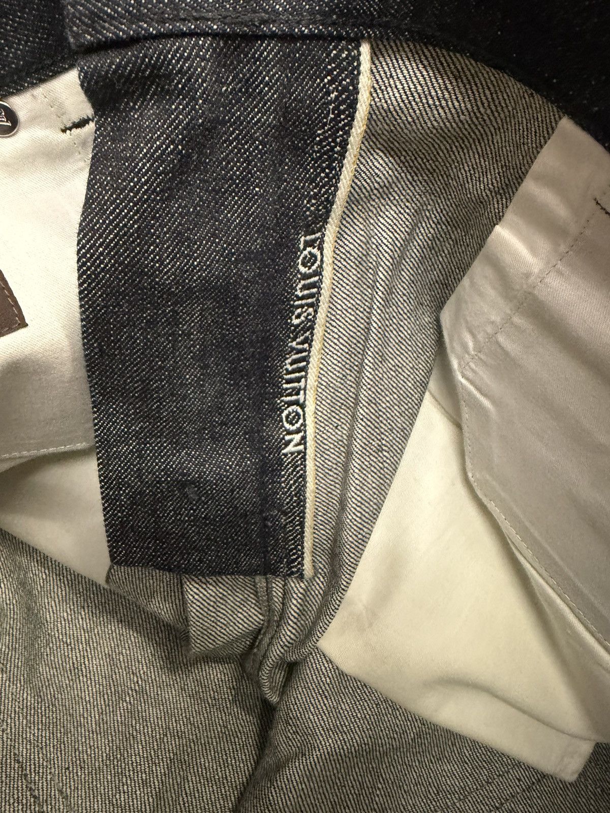 Louis Vuitton LUIS VUITTON RAW DENIM + ALLIGATOR DETAILS Size US 33 - 7 Thumbnail