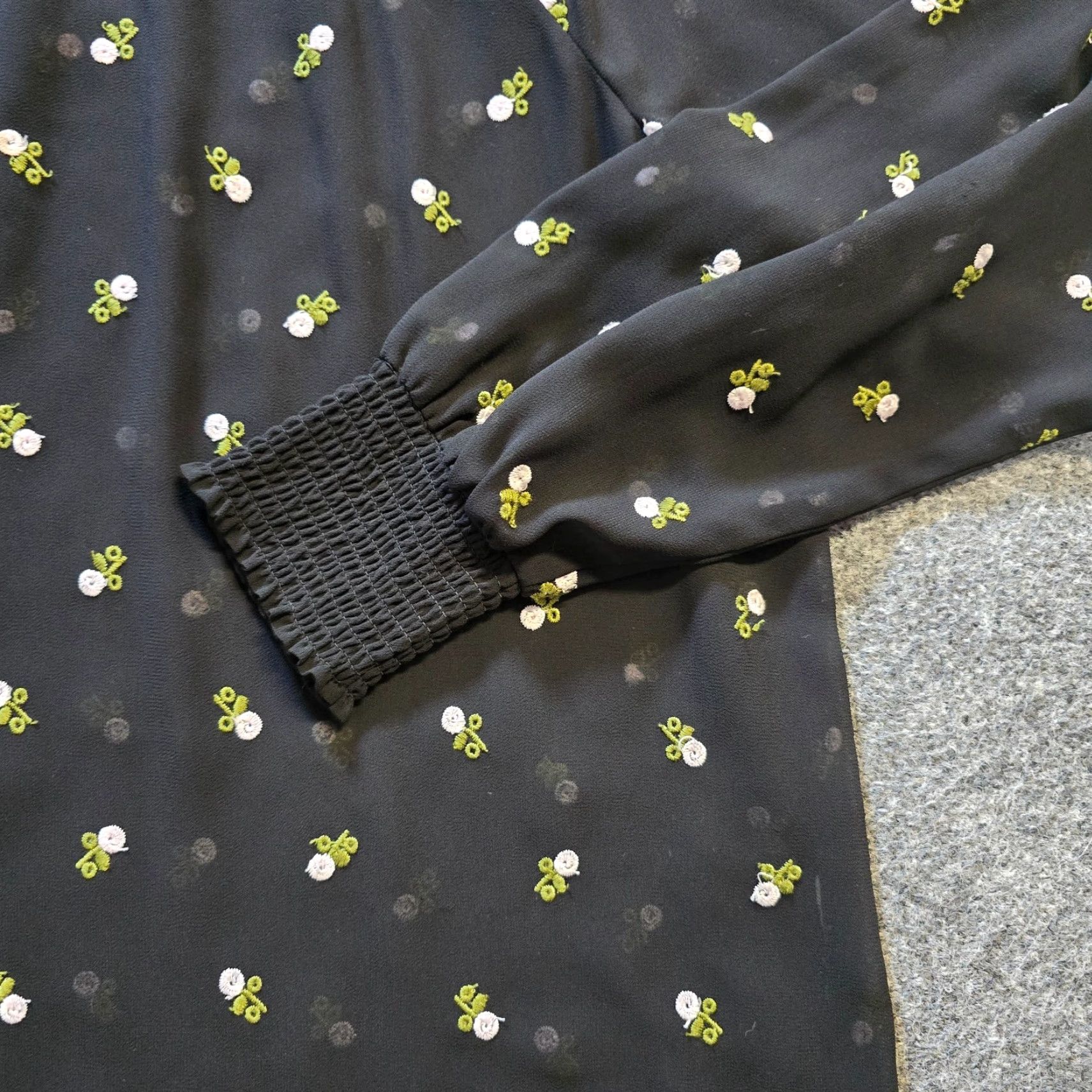 Vintage CAbi Top Womens Medium Black Floral High Neck Sheer Long Sleeve Casual Blouse Size M / US 6-8 / IT 42-44 - 3 Thumbnail