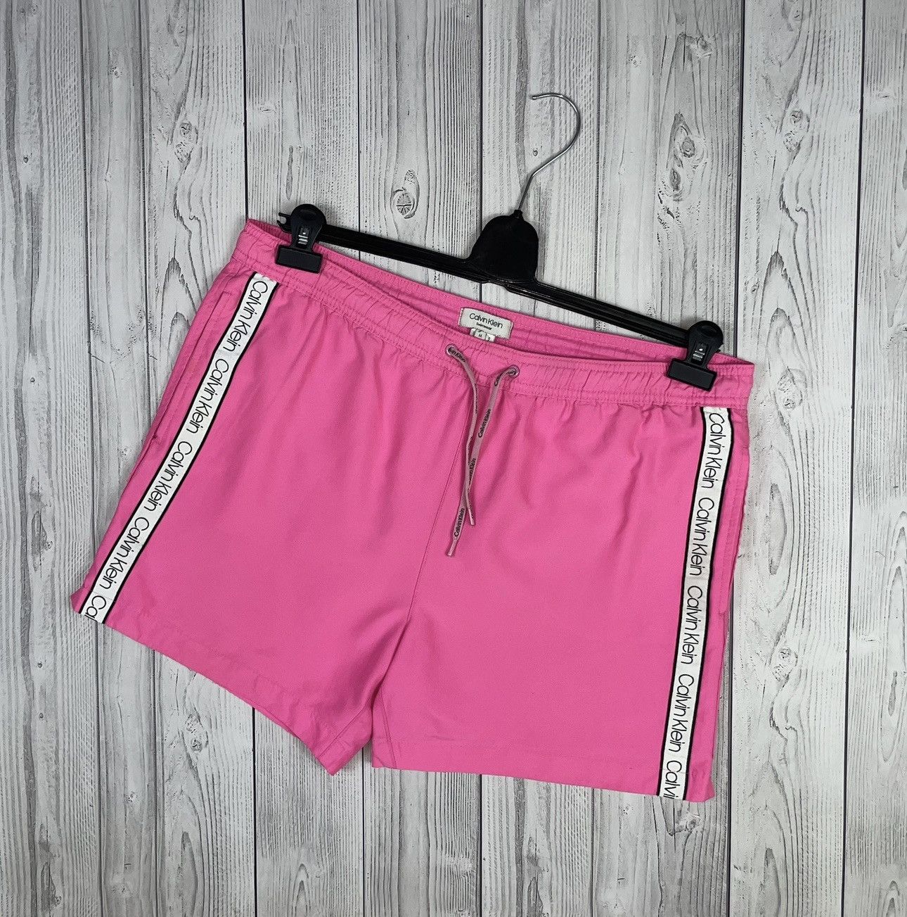 Calvin Klein Calvin klein swimming shorts size M pink rare Size US 32 / EU 48 - 1 Thumbnail