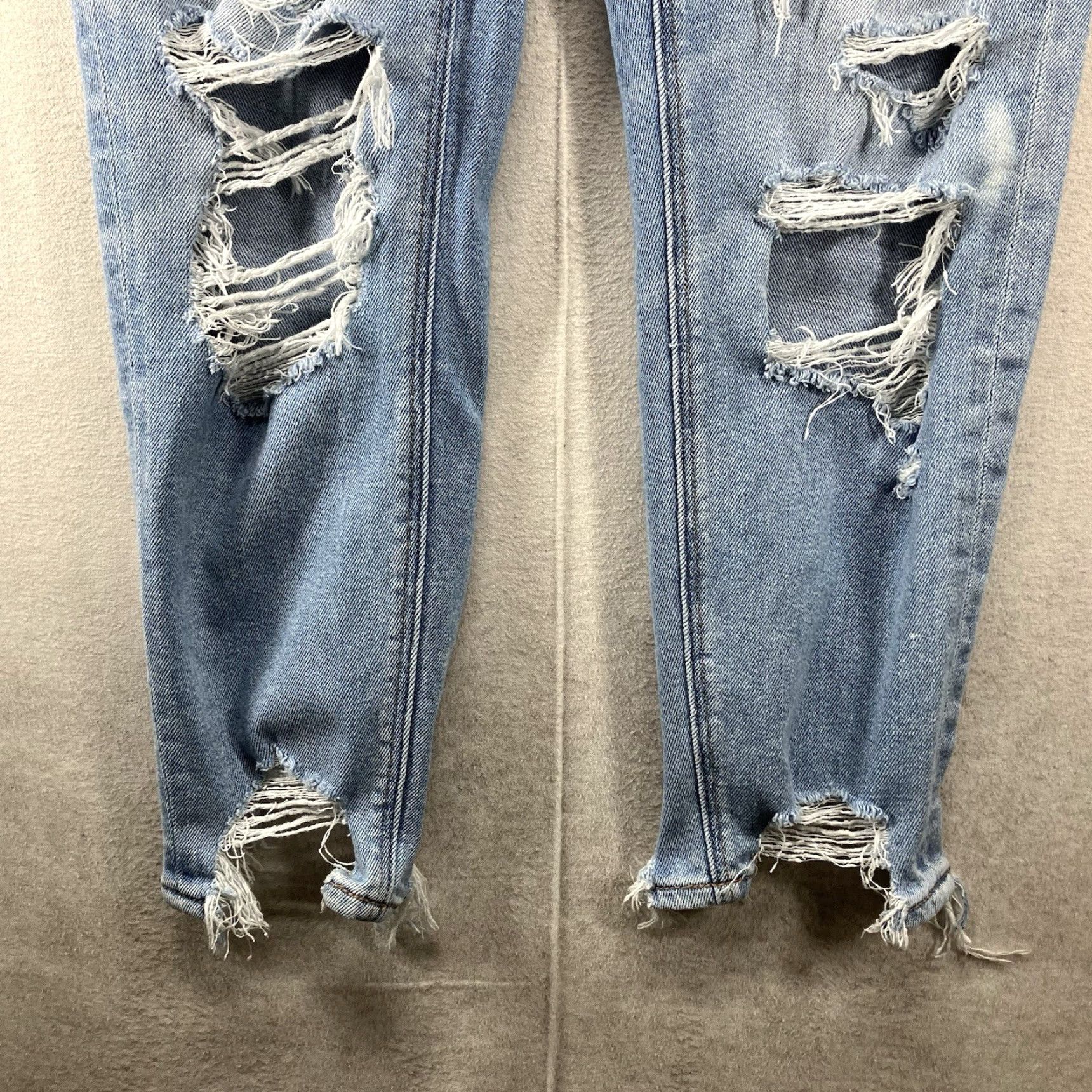 Vintage Women's American Eagle Stretch Mom Jean Size 2 Short 28x26 Distressed Blue Denim Size 26" / US 2 / IT 38 - 7 Thumbnail
