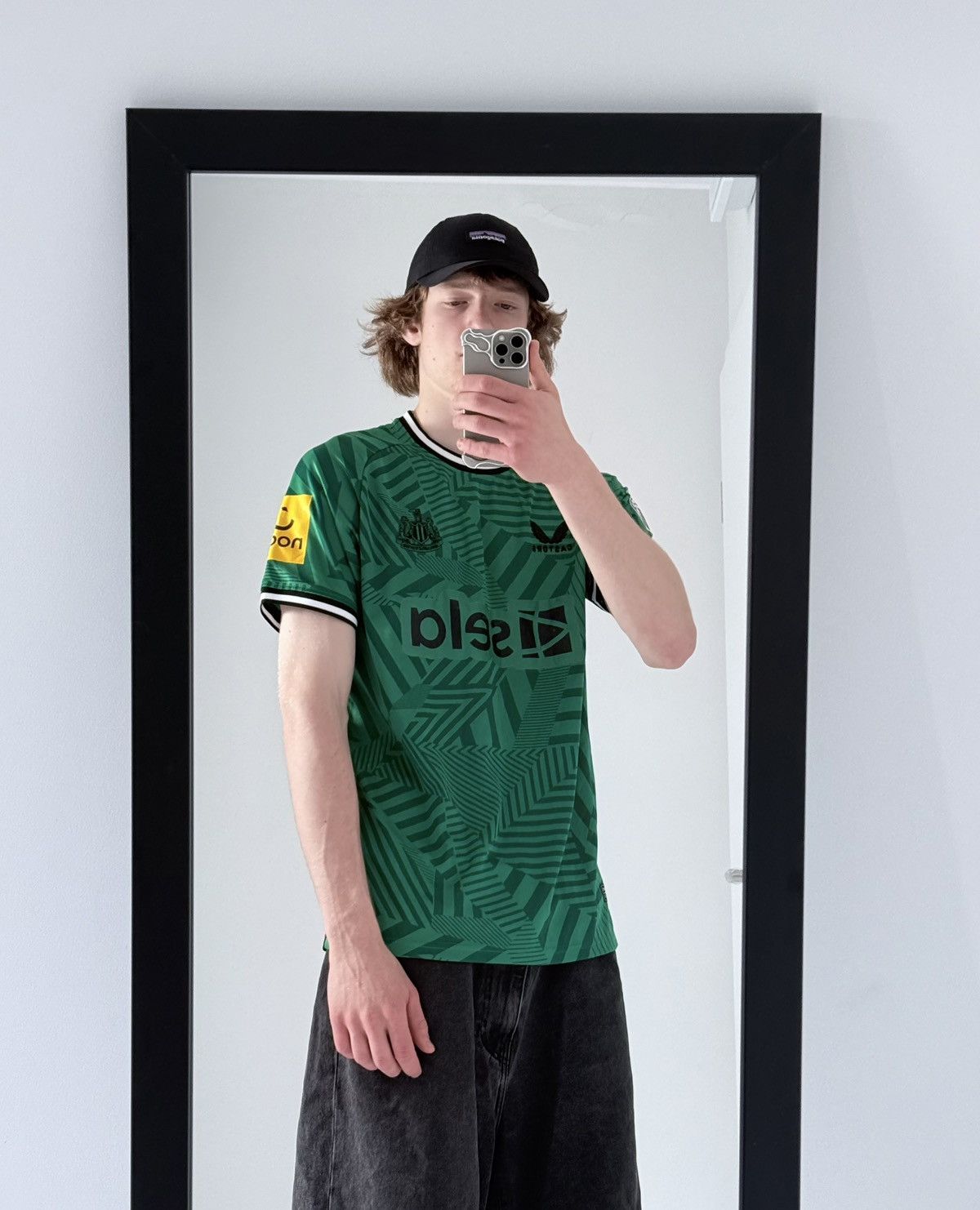Other Newcastle United streetwear soccer fifa football tee Size US XL / EU 56 / 4 - 1 Thumbnail