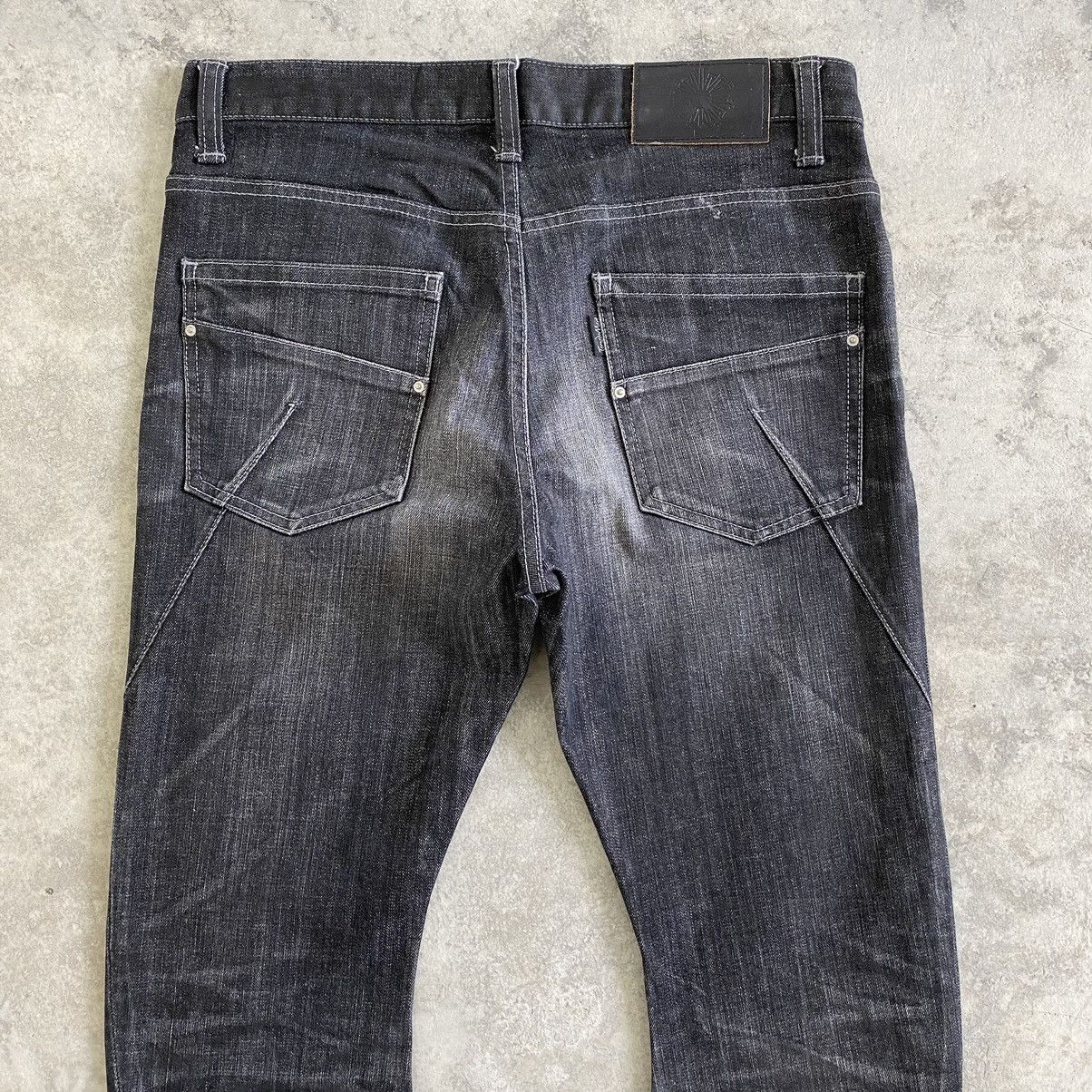 Tornado Mart 2000’s Tornado Mart Made In Japan Curved Leg Denim Jeans Size US 30 / EU 46 - 11 Thumbnail