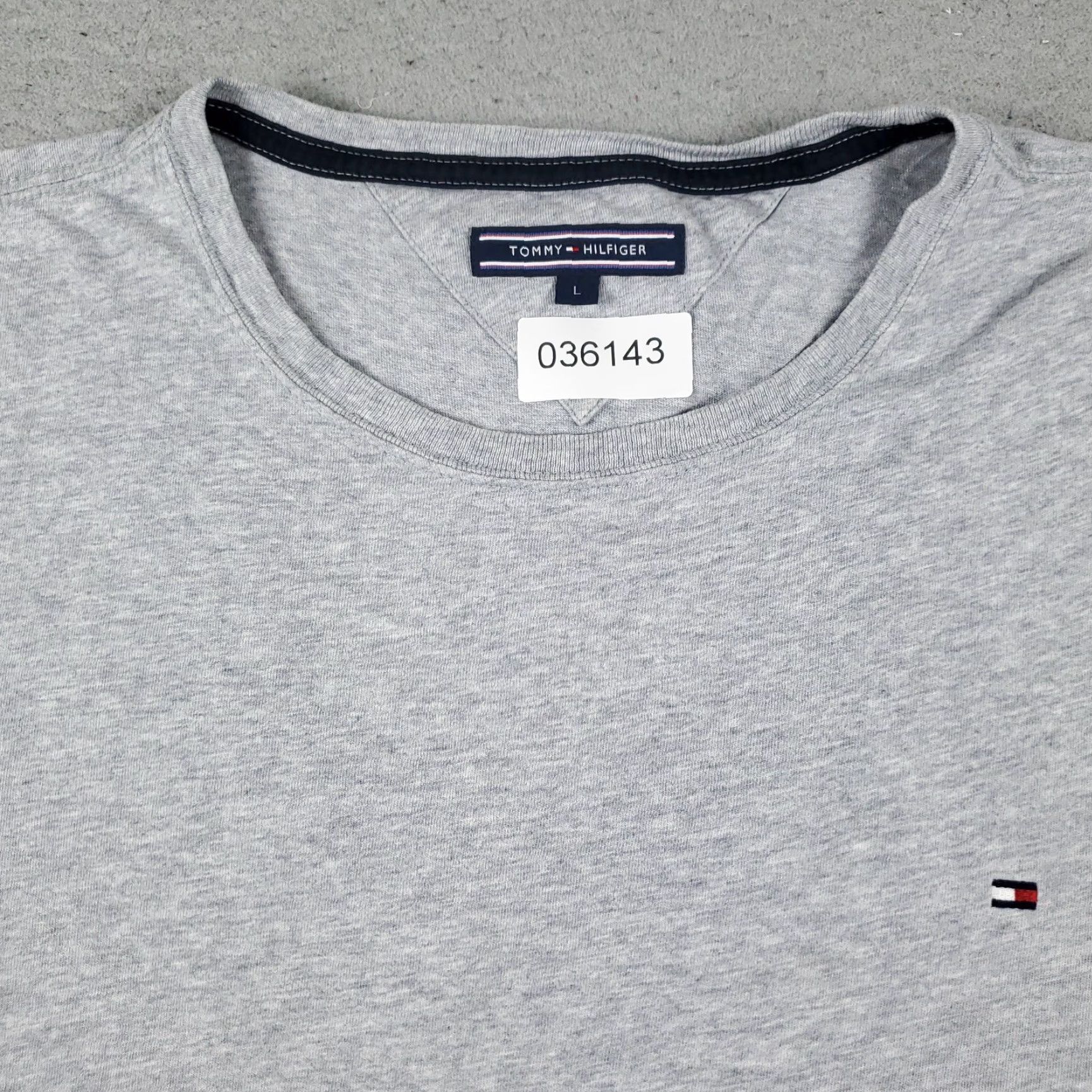 Tommy Hilfiger Tommy Hilfiger T Shirt Mens Large Gray Logo Casual Short Sleeve Adult Size US L / EU 52-54 / 3 - 2 Thumbnail