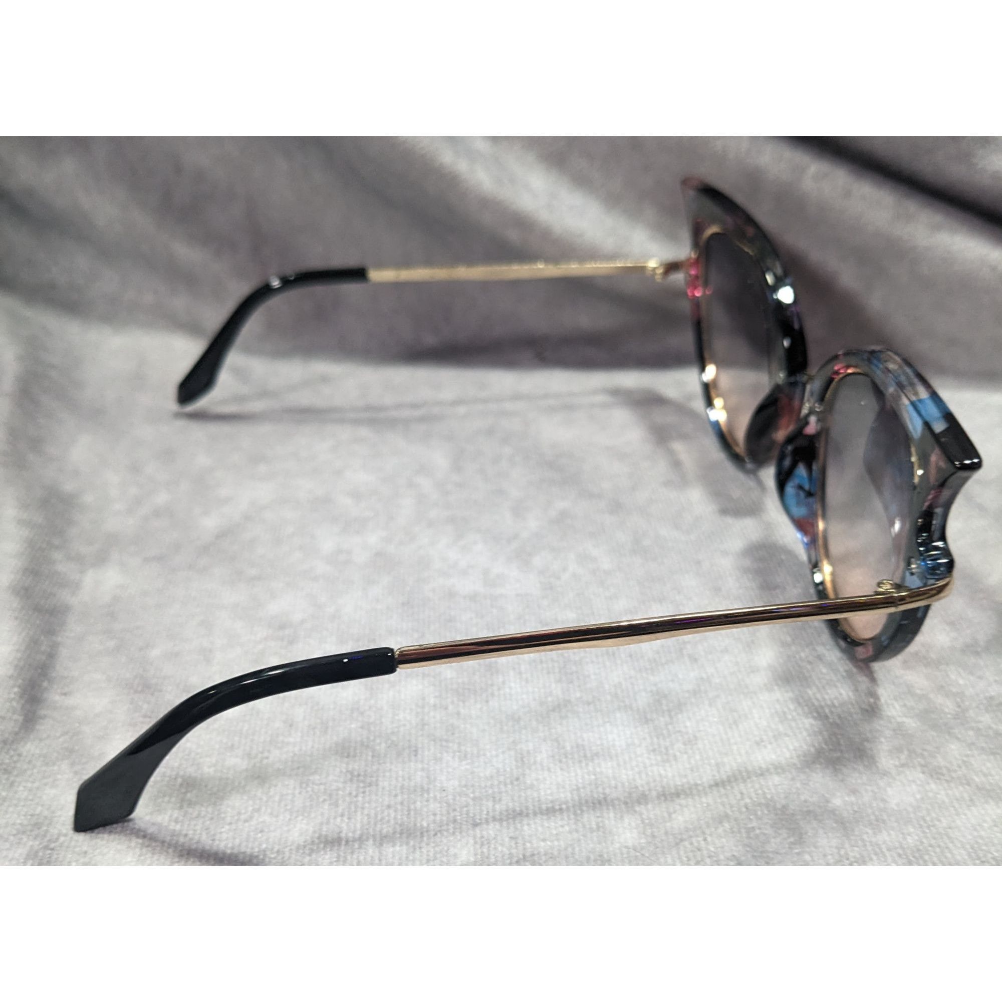 Other Rainbow Floral Retro Pinup Cateye Sunglasses Size ONE SIZE - 2 Thumbnail