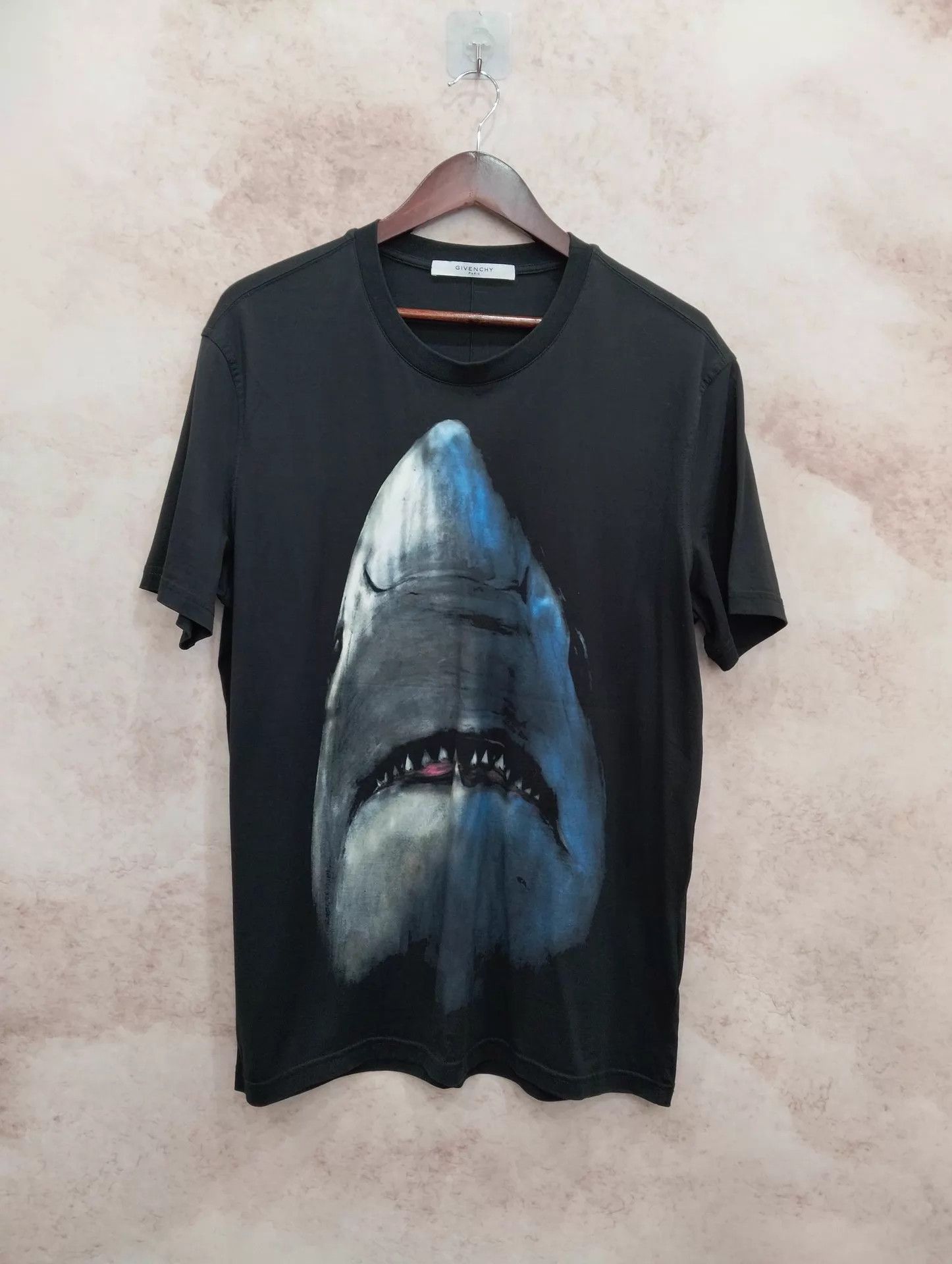 Givenchy Givenchy Shark Print Short Sleeve XL Size US XL / EU 56 / 4 - 1 Thumbnail