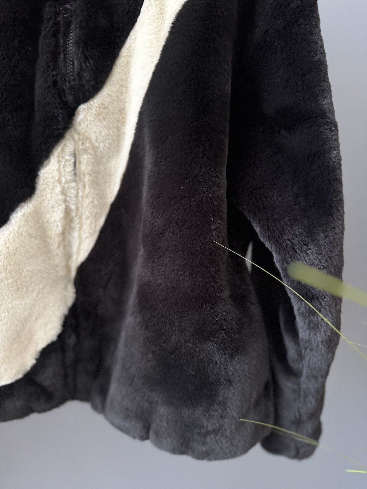 Nike Nike big swoosh faux fur new Size XS / US 0-2 / IT 36-38 - 3 Thumbnail