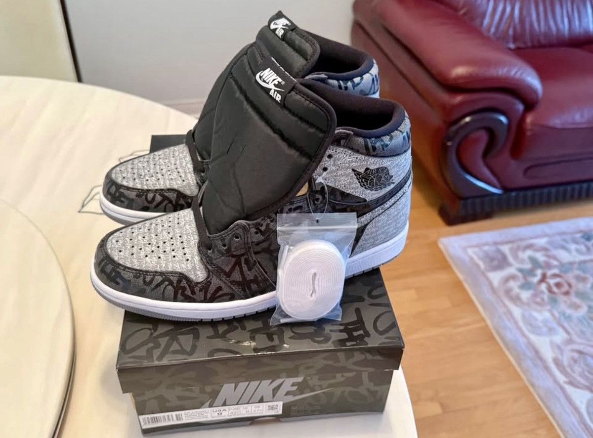 Jordan Brand Nike Air Jordan 1 Retro Hi OG Rebellionaire Size 9 M/10.5W Size US 9 / EU 42 - 5 Thumbnail
