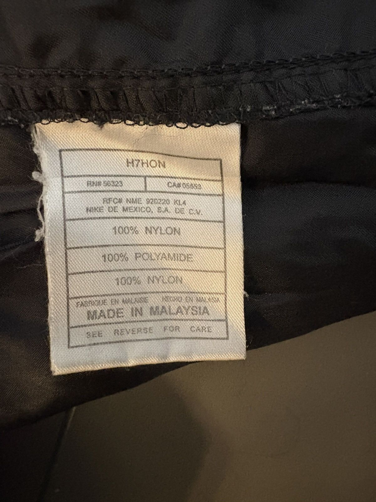 Nike Nike Vintage Nylon shorts Size US 32 / EU 48 - 6 Thumbnail