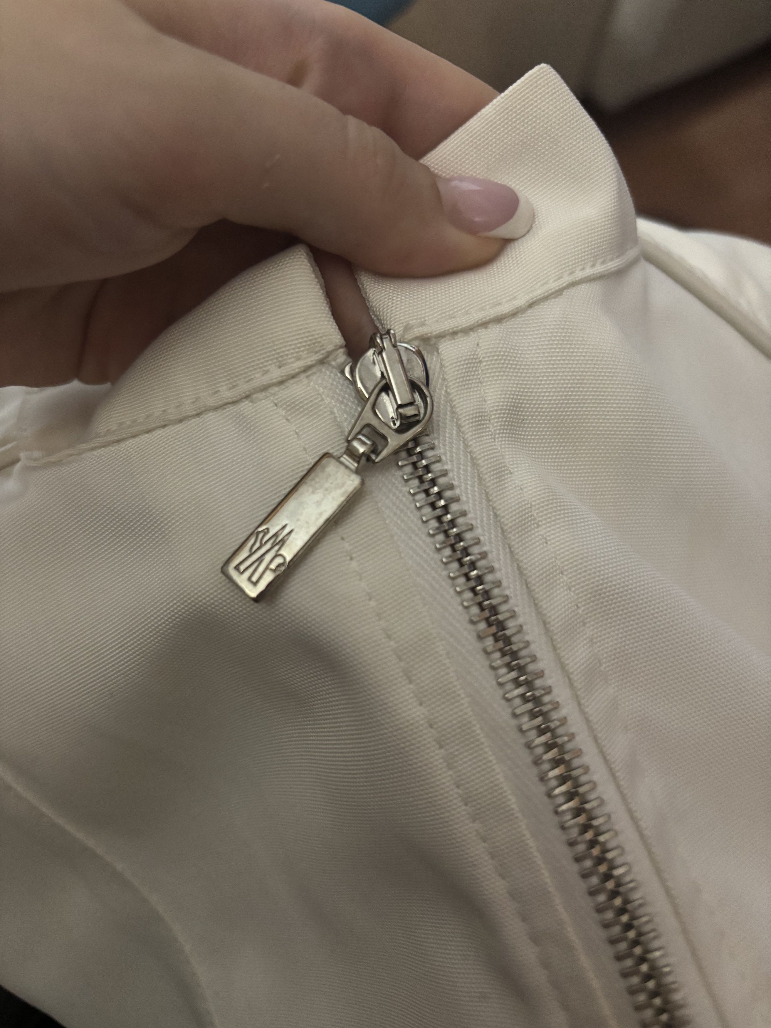 Moncler Moncler Round Collar White Jacket (S) Size S / US 4 / IT 40 - 8 Thumbnail