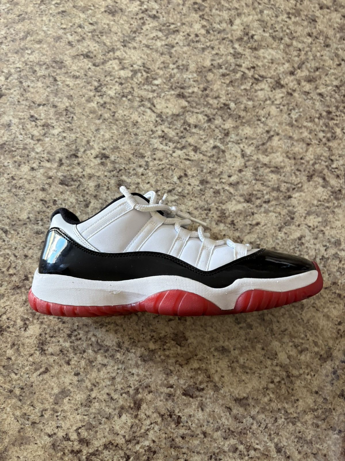 Jordan Brand Jordan 11 Bred Low Size US 10 / EU 43 - 4 Thumbnail