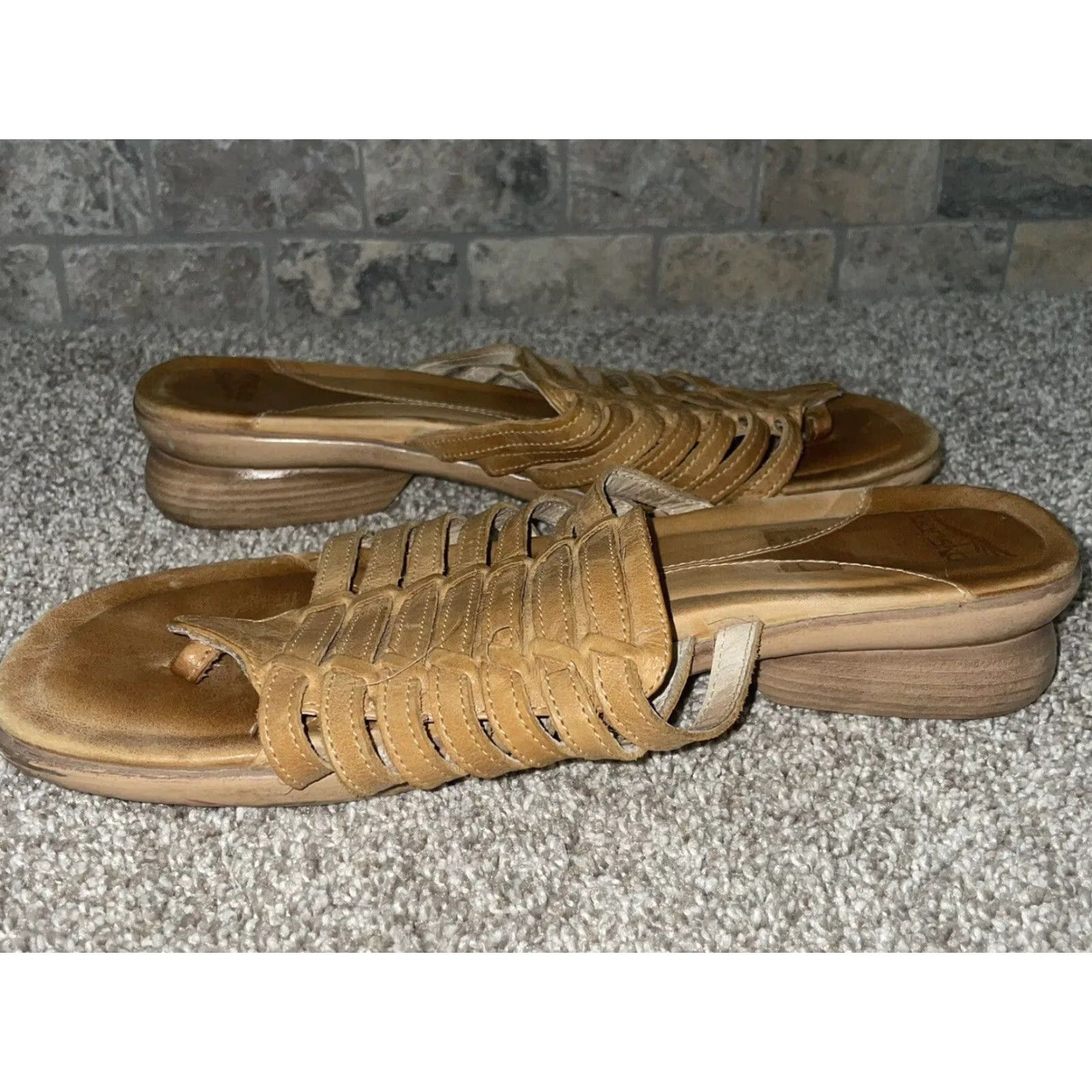 Dansko VINTAGE Dansko Sandal Womens Size 6 Light Brown Leather Flip Flop Brown Women Size US 6 / IT 36 - 6 Thumbnail