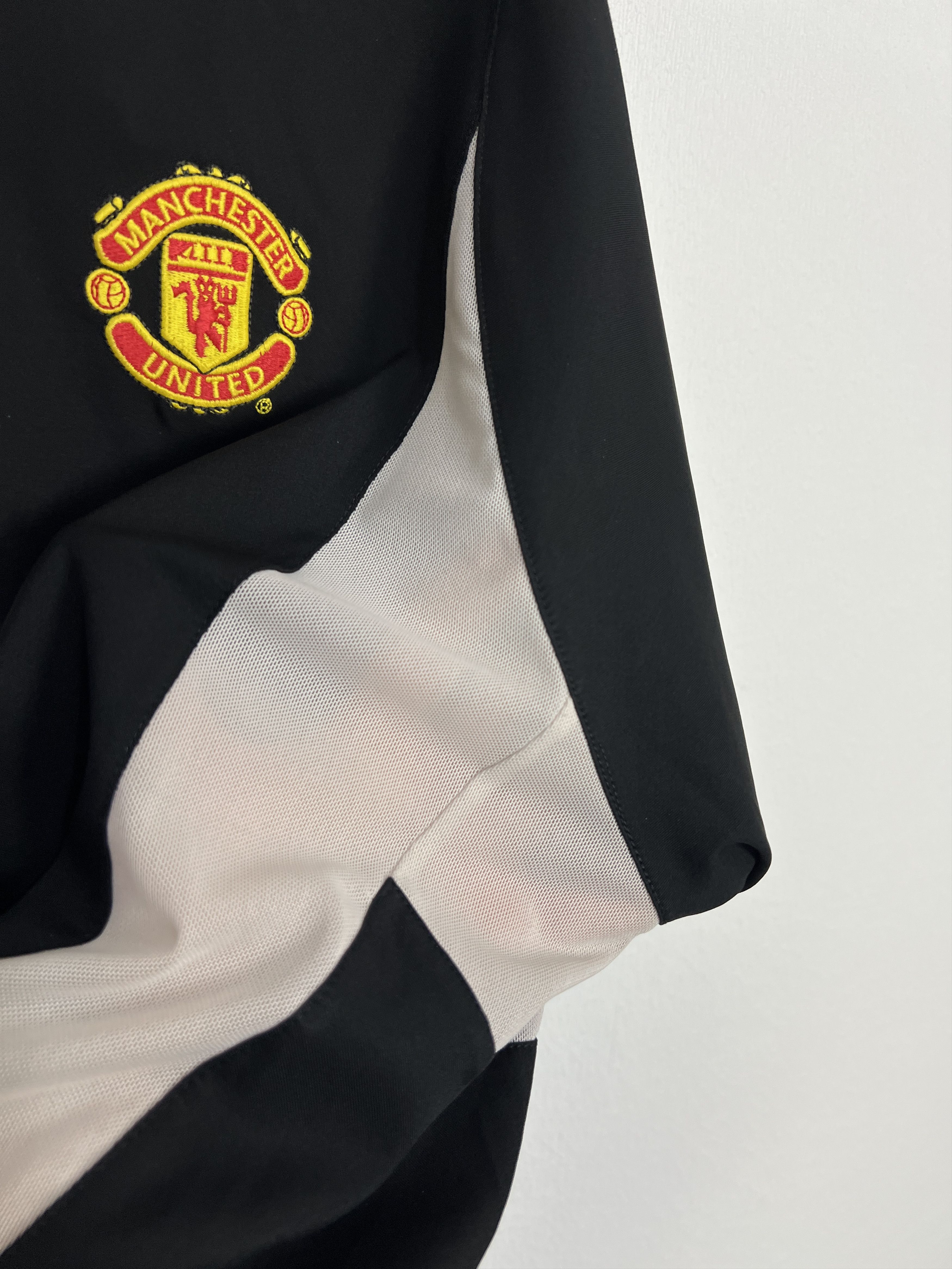 Nike Manchester United Goalkeeper football shirt Soccer Jersey Size US XL / EU 56 / 4 - 5 Thumbnail