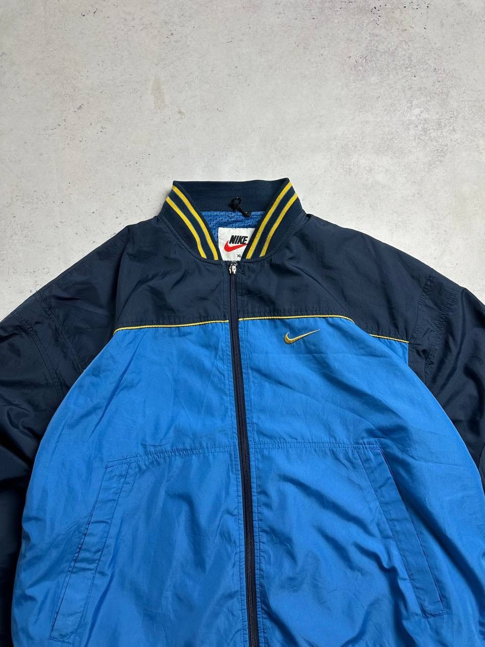 Nike Vintage Nike Swoosh Nylon Bomber Jacket Y2K XL Size US XL / EU 56 / 4 - 2 Thumbnail