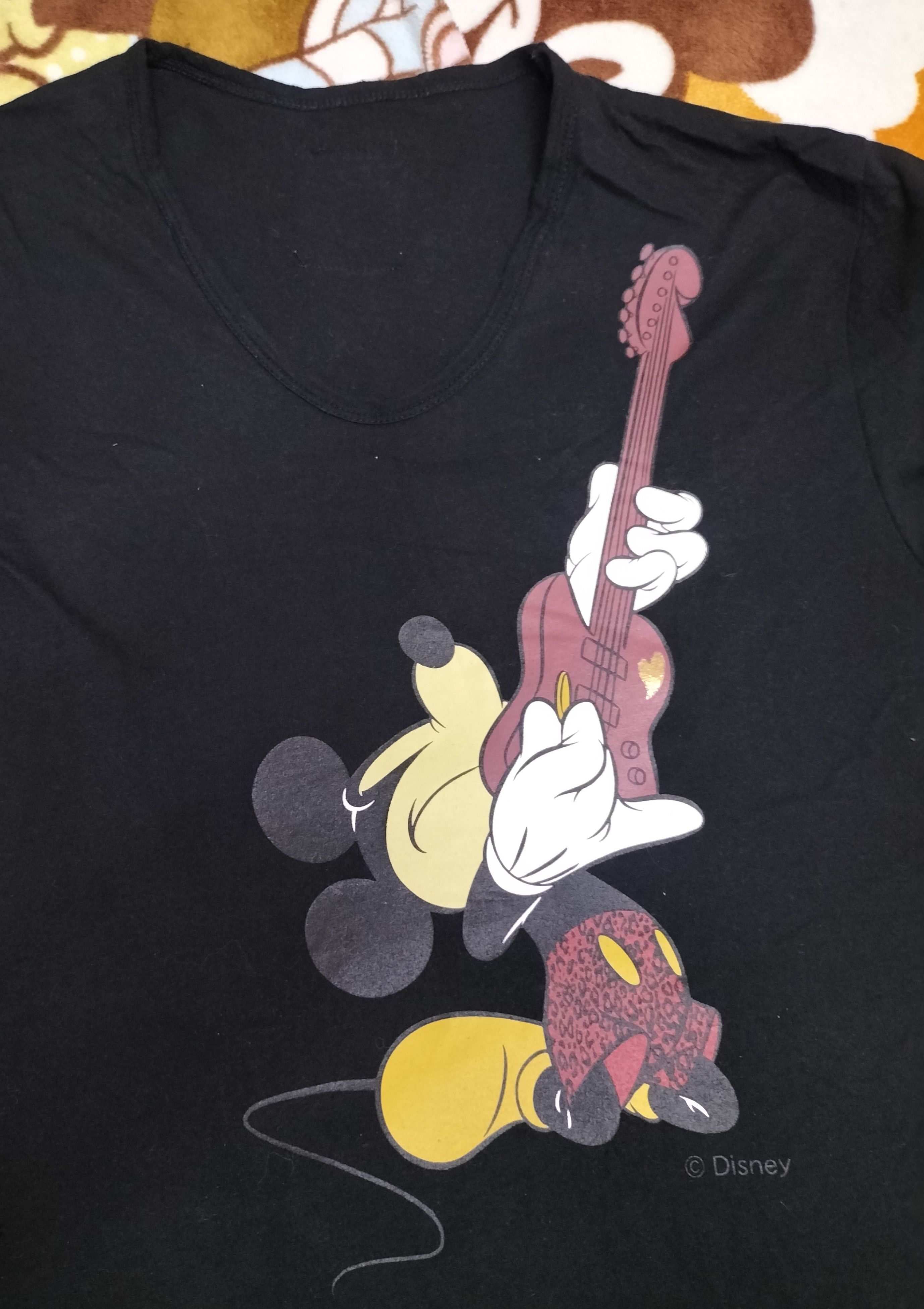 Roen By Roen × Disney Mickey Mouse Guitar V-neck Tee Size US M / EU 48-50 / 2 - 4 Thumbnail