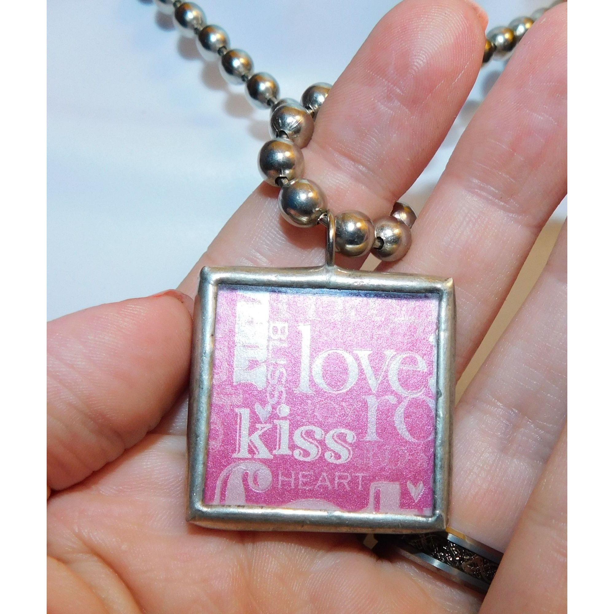 Other Coquette Pink And Silver Tone Glitter Kiss Heart Reversible Size ONE SIZE - 7 Thumbnail