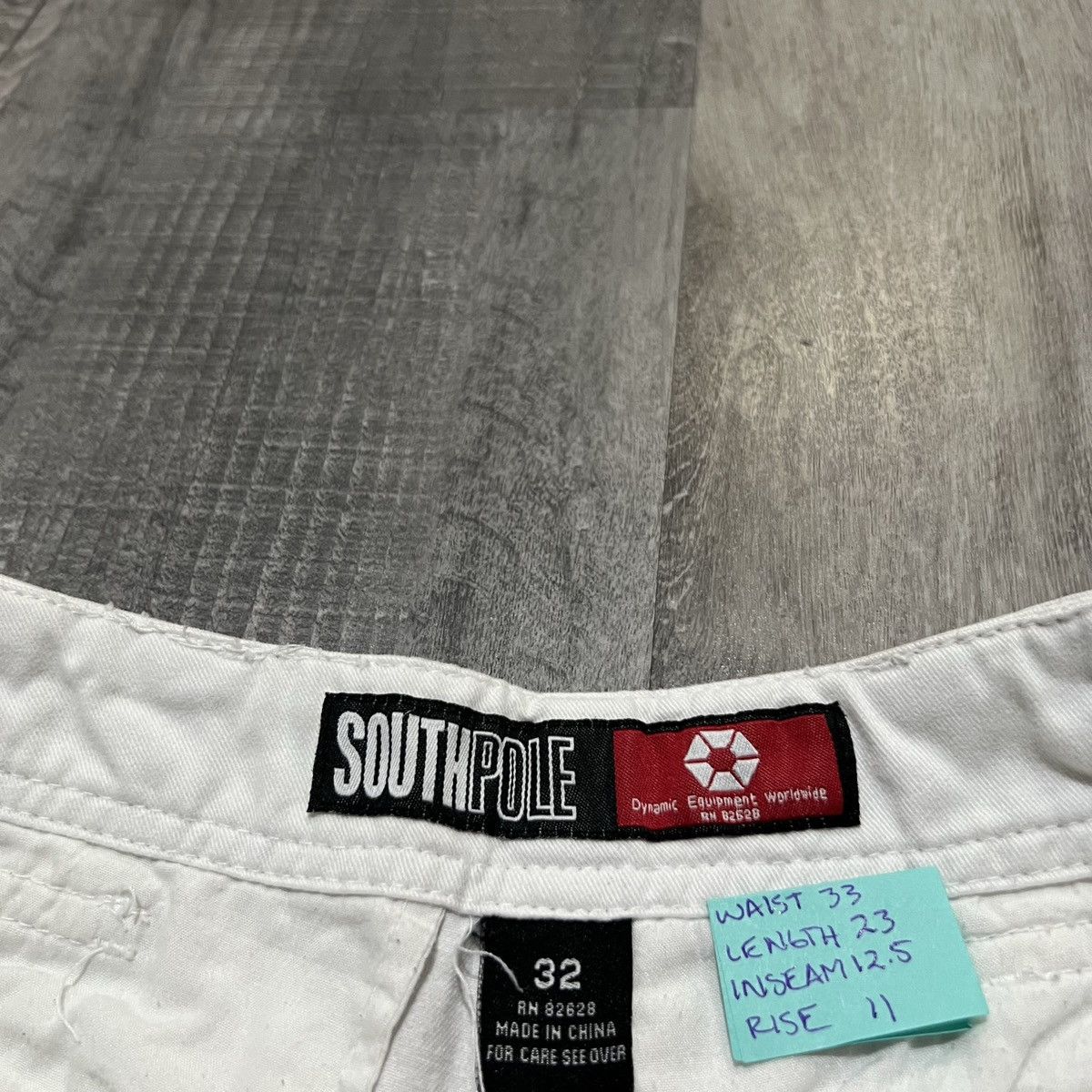 Southpole × Vintage VTG Southpole Baggy White Y2K Cargo Skater Hip Hop Shorts Size US 32 / EU 48 - 4 Thumbnail